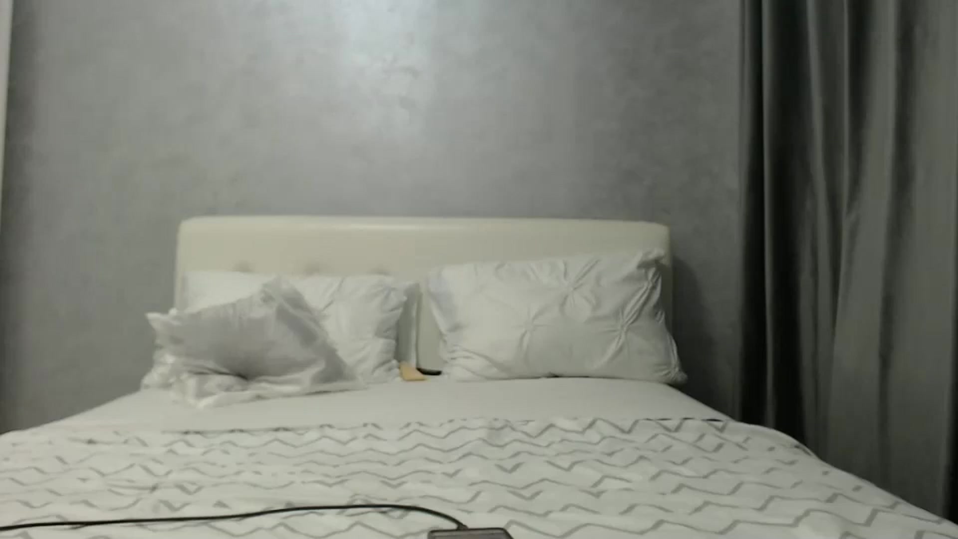 Gallery image thumbnail from Aahh_Emilia's myfreecams stream on, 03/09/2025, 16:08 image 16 of 20