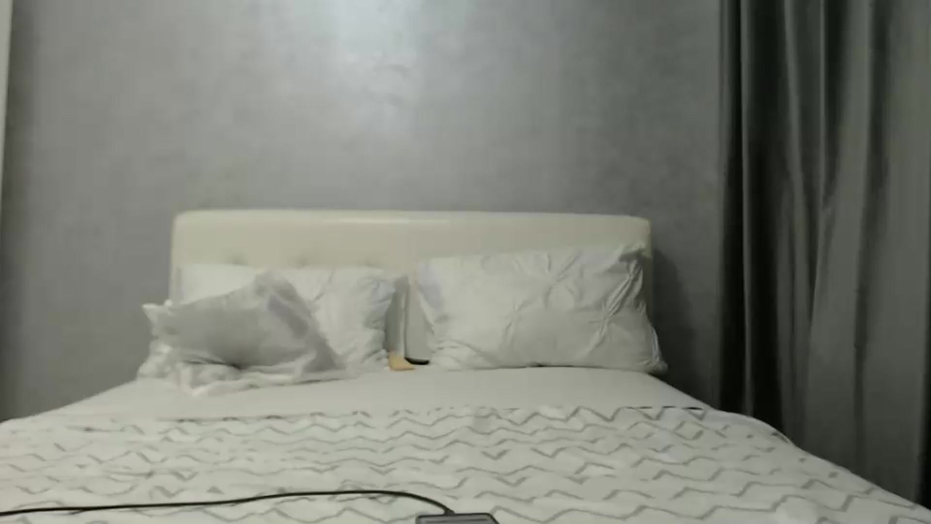 Gallery image thumbnail from Aahh_Emilia's myfreecams stream on, 03/09/2025, 16:08 image 15 of 20