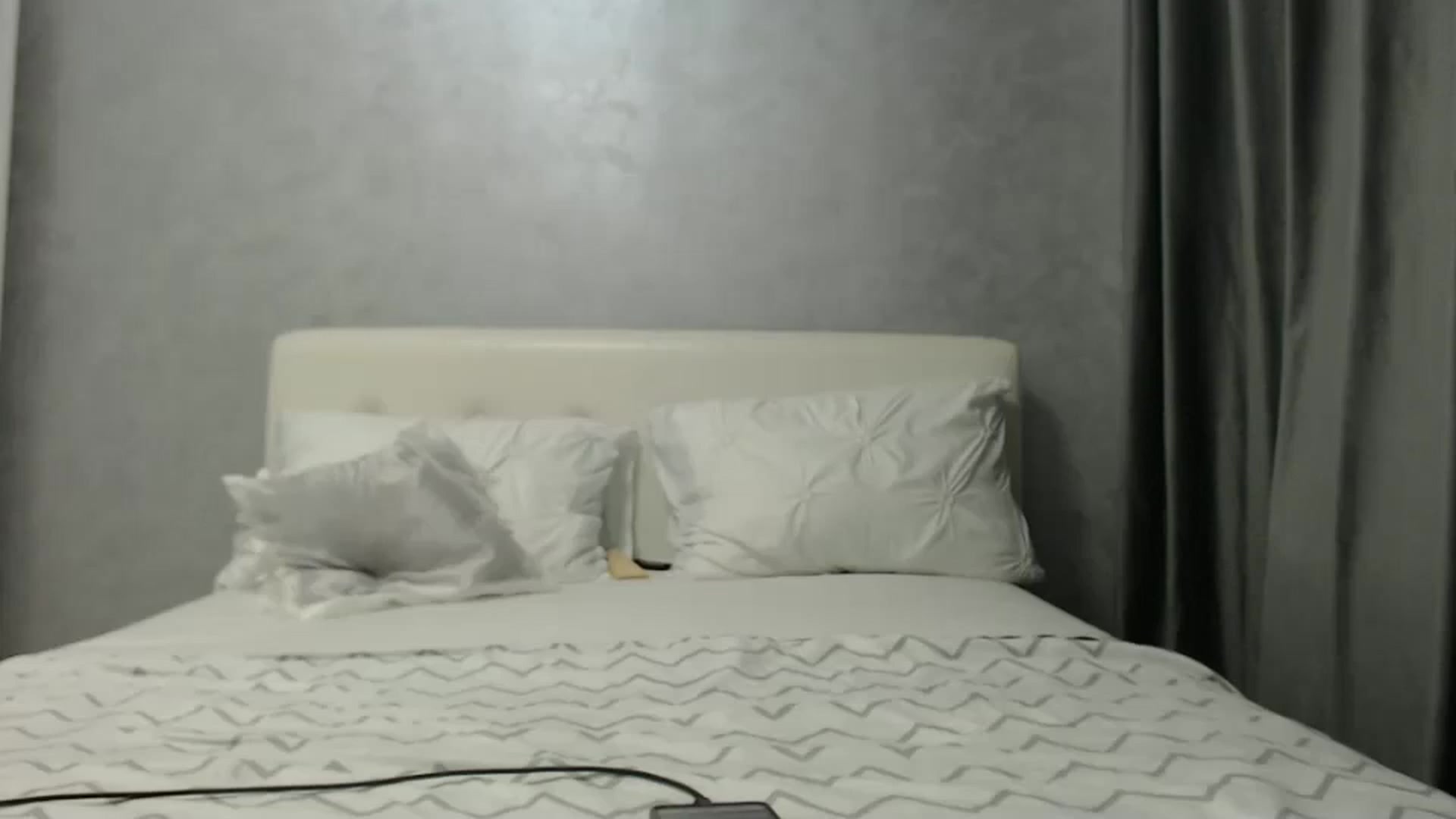 Gallery image thumbnail from Aahh_Emilia's myfreecams stream on, 03/09/2025, 16:08 image 12 of 20