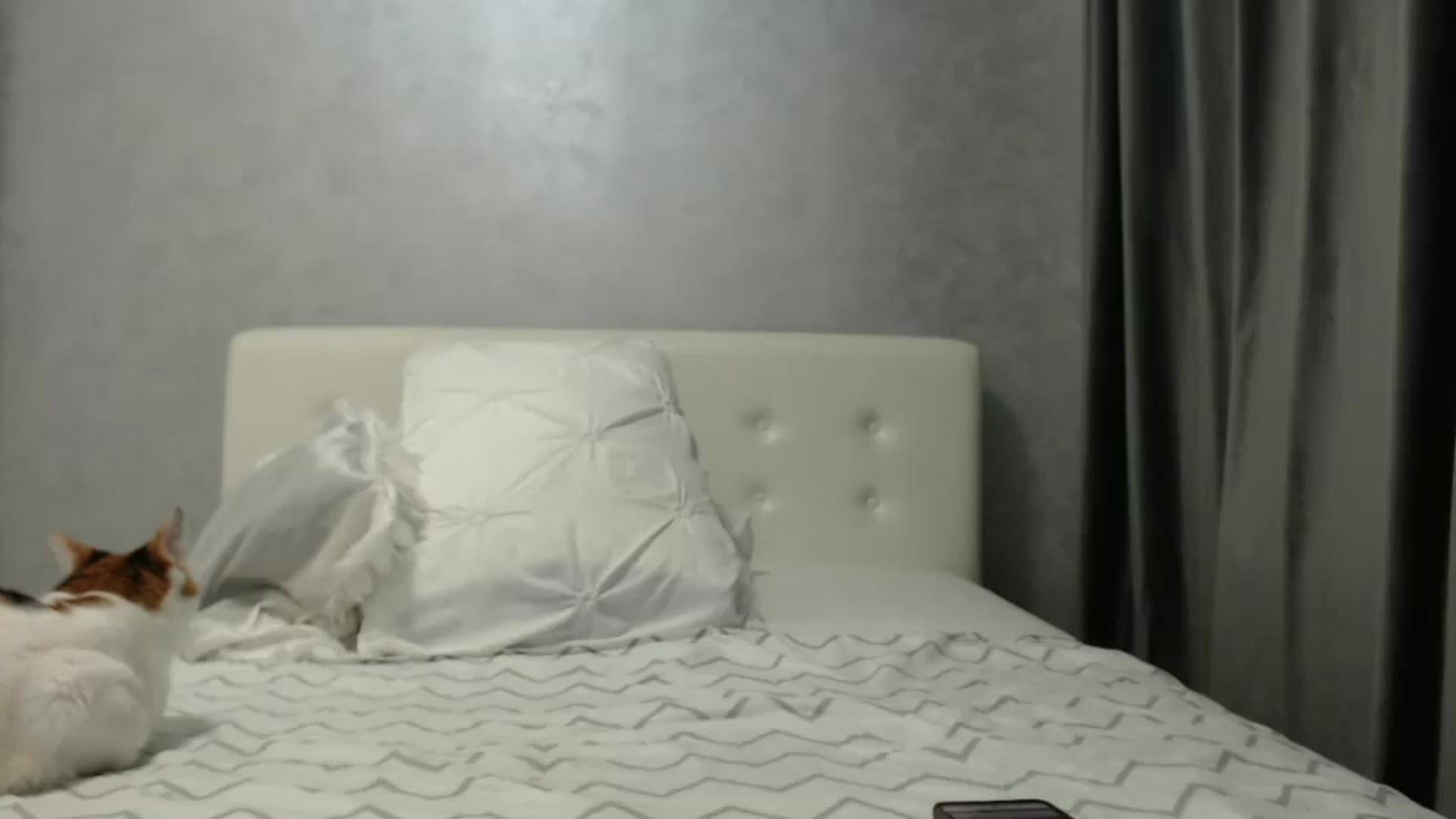 Gallery image thumbnail from Aahh_Emilia's myfreecams stream on, 03/09/2025, 18:48 image 9 of 20