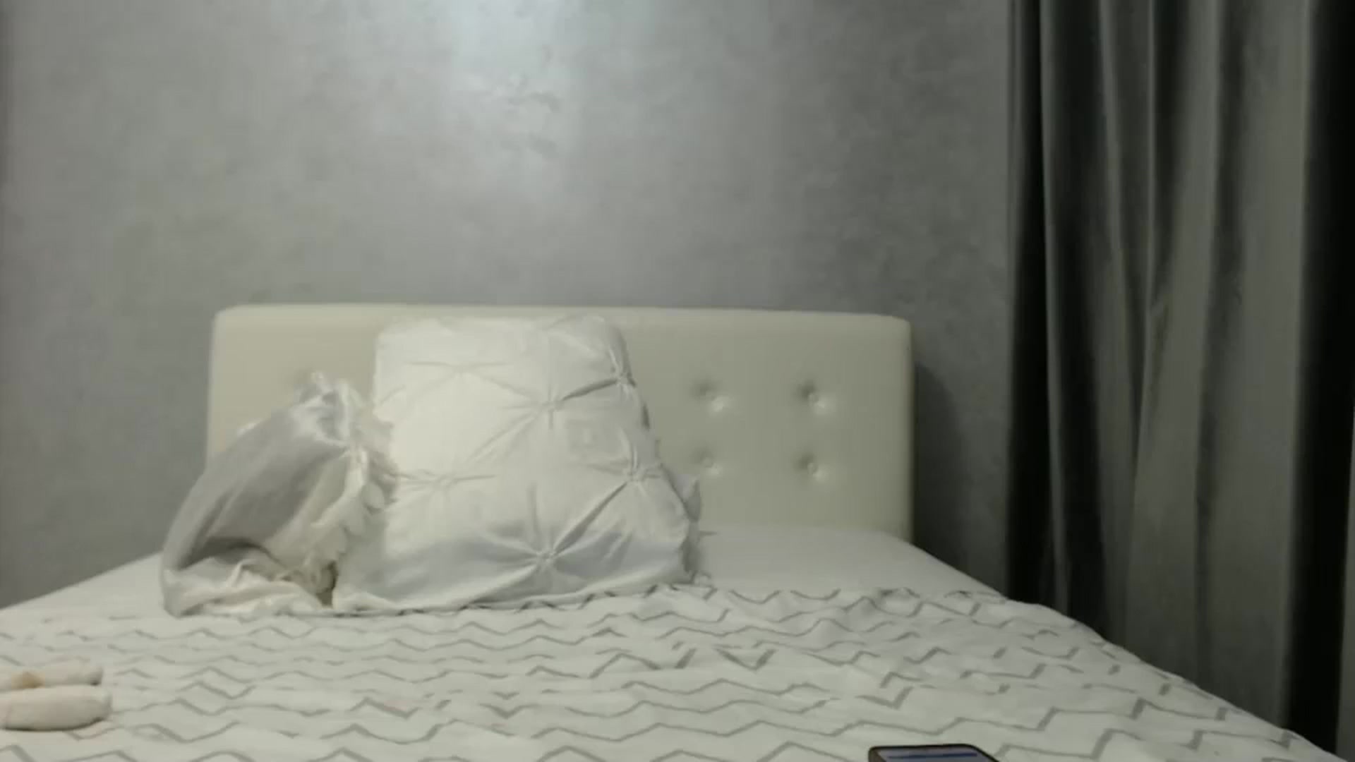 Gallery image thumbnail from Aahh_Emilia's myfreecams stream on, 03/09/2025, 18:48 image 8 of 20