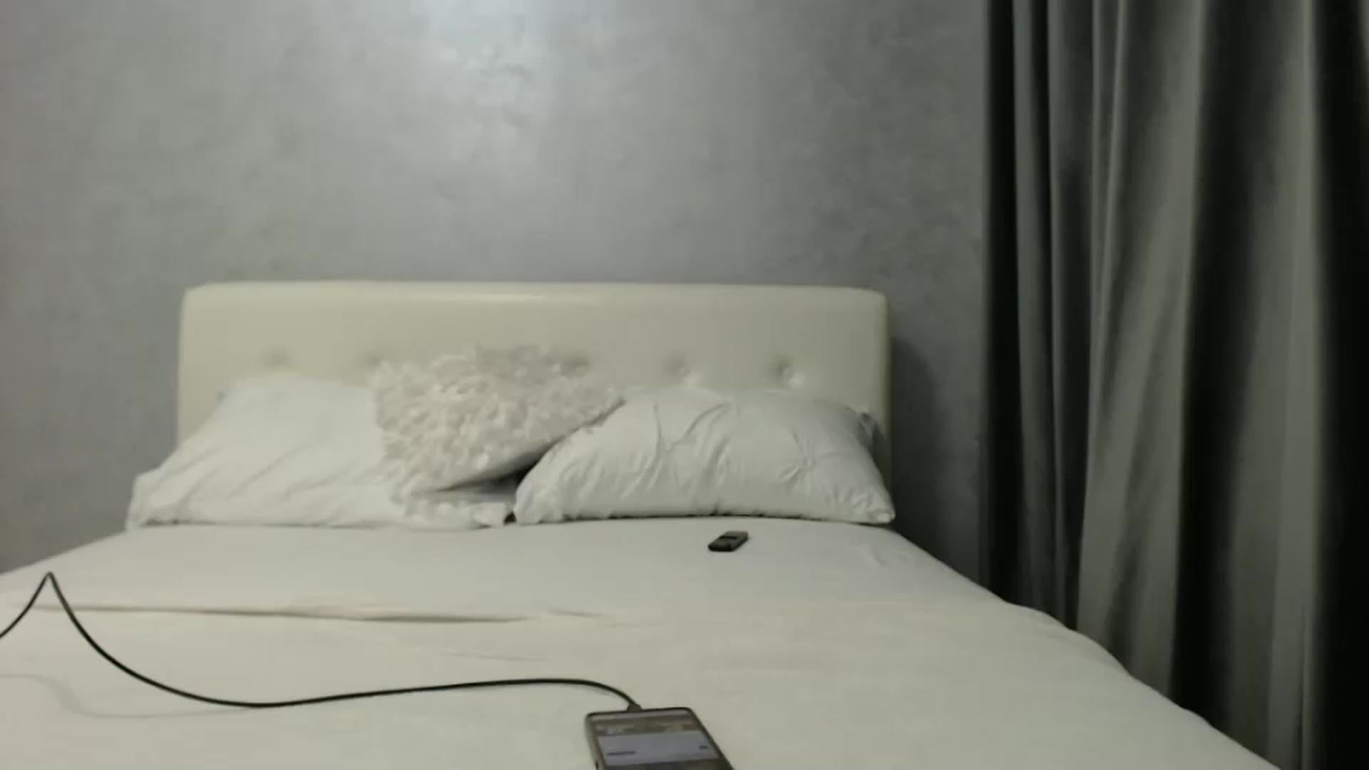 Gallery image thumbnail from Aahh_Emilia's myfreecams stream on, 03/12/2025, 16:27 image 16 of 20