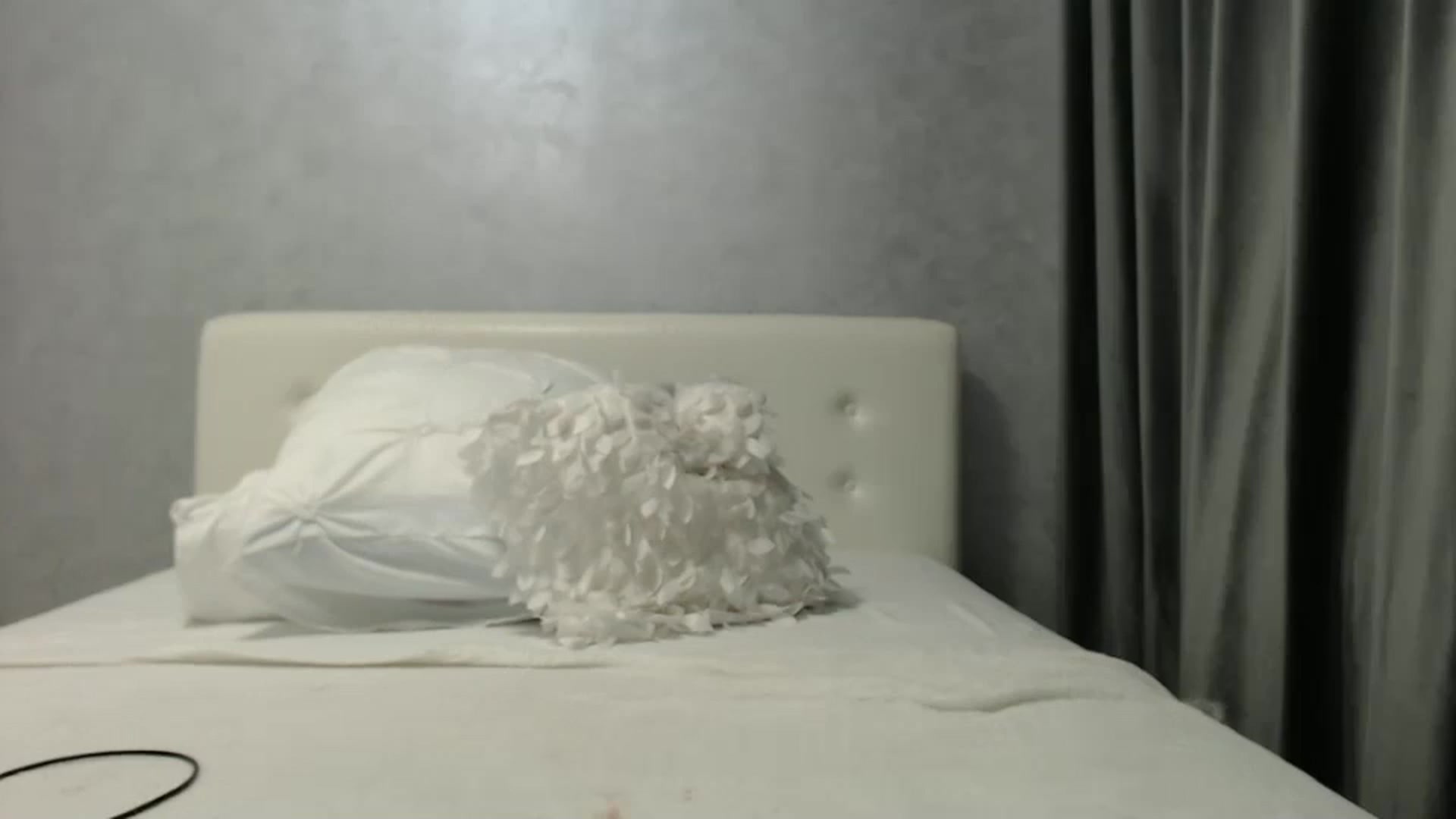 Gallery image thumbnail from Aahh_Emilia's myfreecams stream on, 03/13/2025, 18:30 image 12 of 20