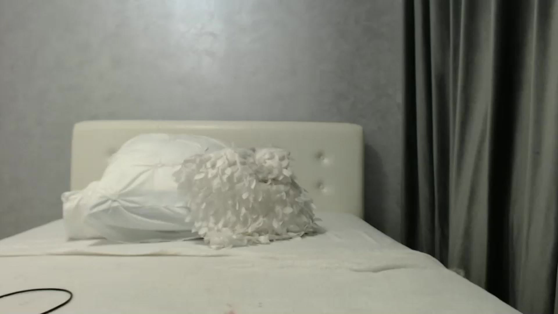 Gallery image thumbnail from Aahh_Emilia's myfreecams stream on, 03/13/2025, 18:30 image 16 of 20