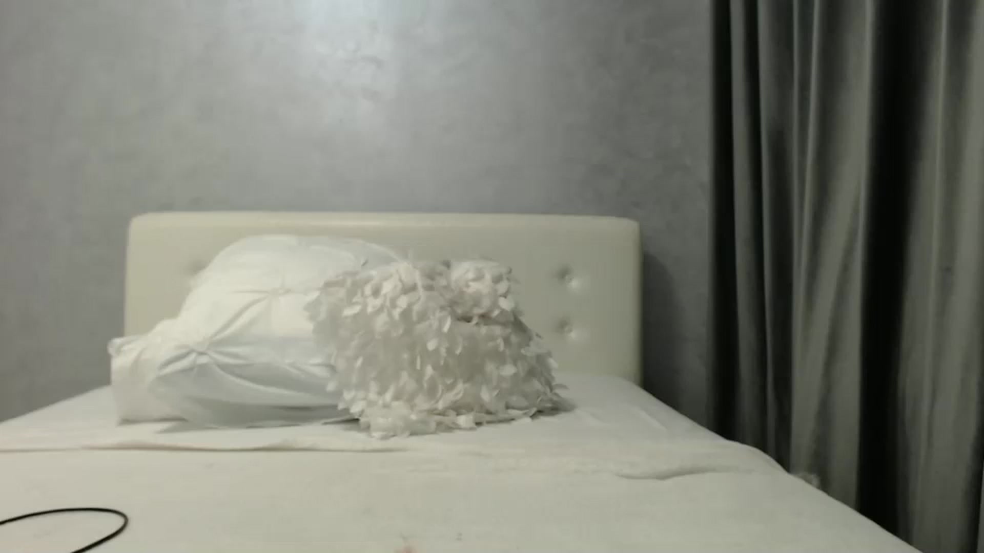 Gallery image thumbnail from Aahh_Emilia's myfreecams stream on, 03/13/2025, 18:30 image 15 of 20