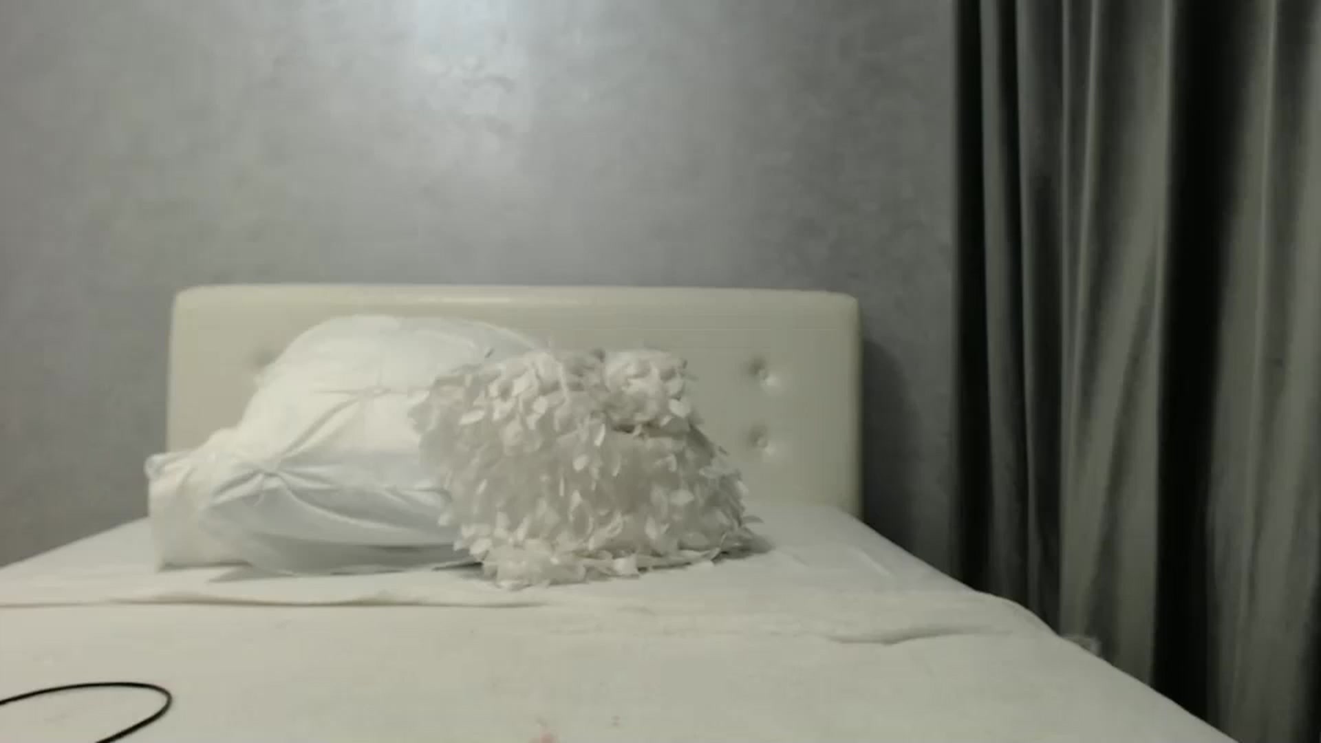 Gallery image thumbnail from Aahh_Emilia's myfreecams stream on, 03/13/2025, 18:30 image 18 of 20
