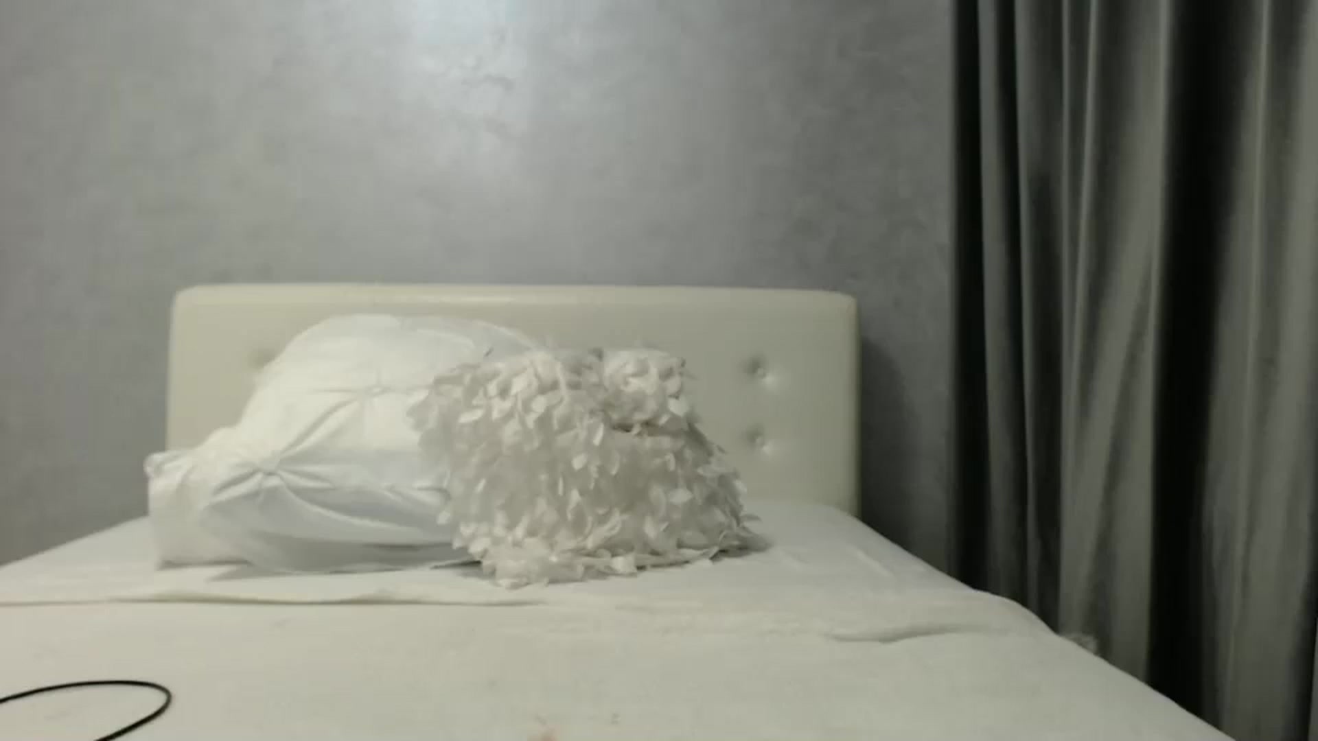 Gallery image thumbnail from Aahh_Emilia's myfreecams stream on, 03/13/2025, 18:30 image 17 of 20