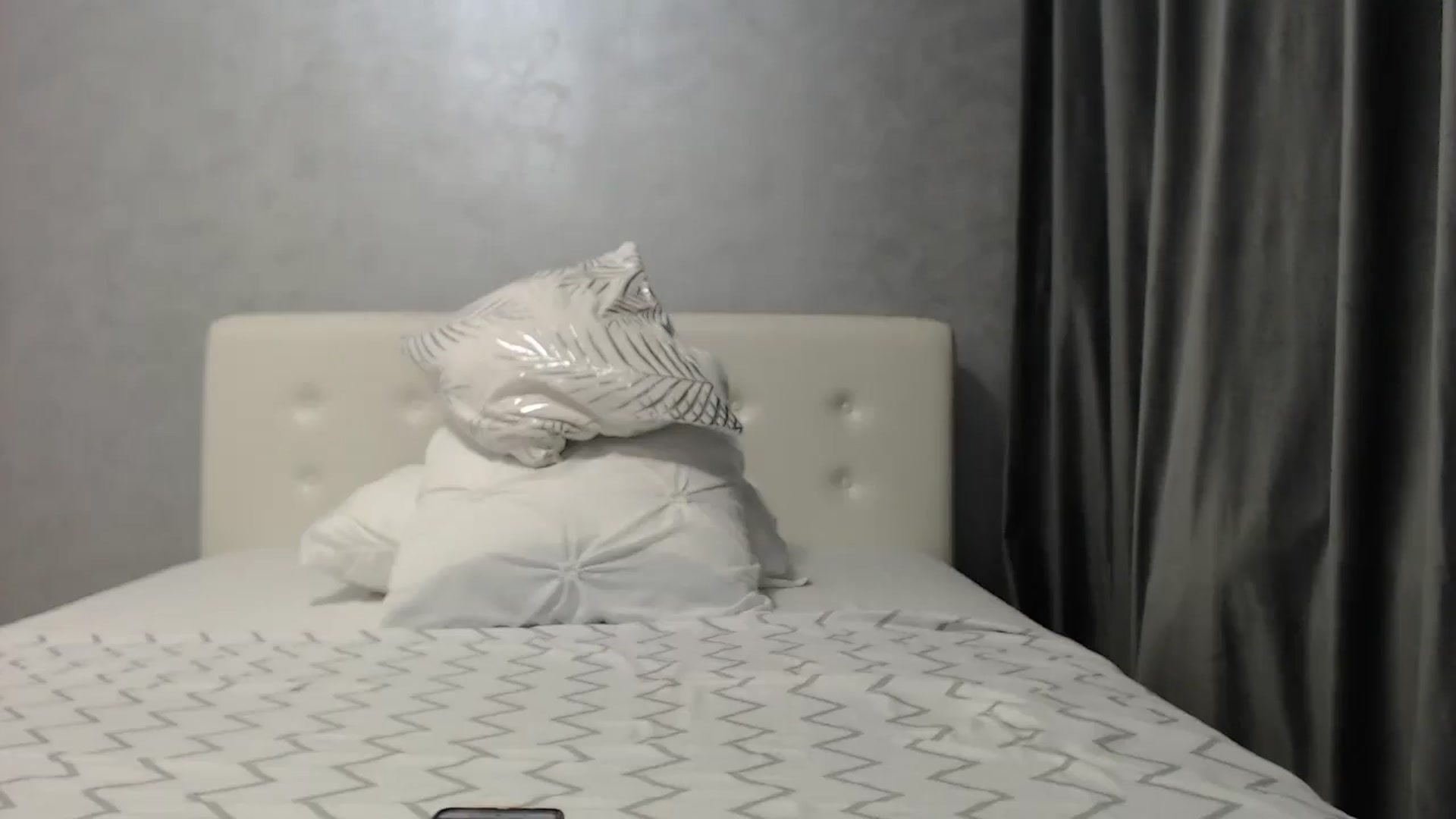 Gallery image thumbnail from Aahh_Emilia's myfreecams stream on, 03/23/2025, 18:17 image 16 of 20
