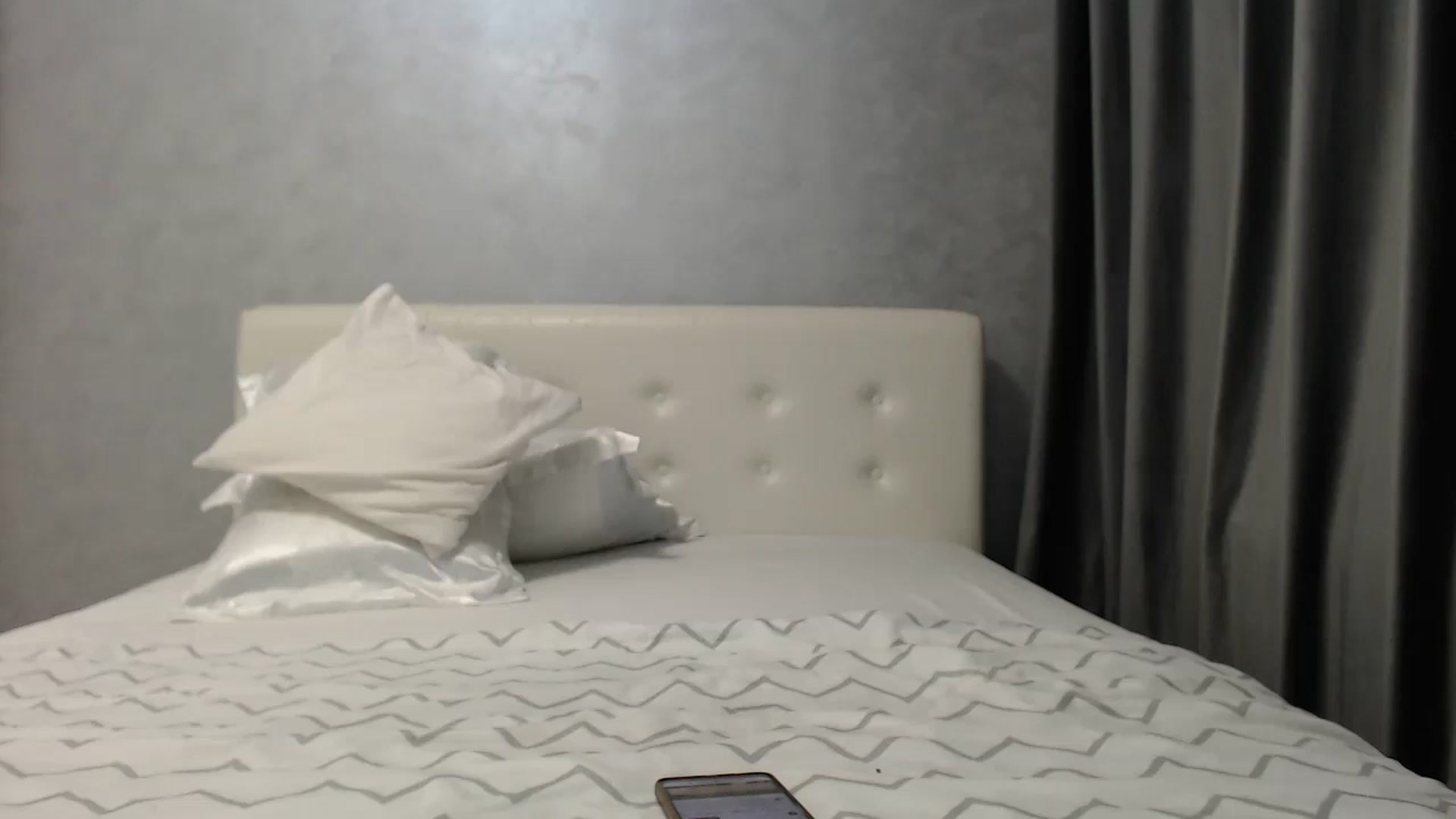 Gallery image thumbnail from Aahh_Emilia's myfreecams stream on, 04/14/2025, 17:45 image 11 of 20