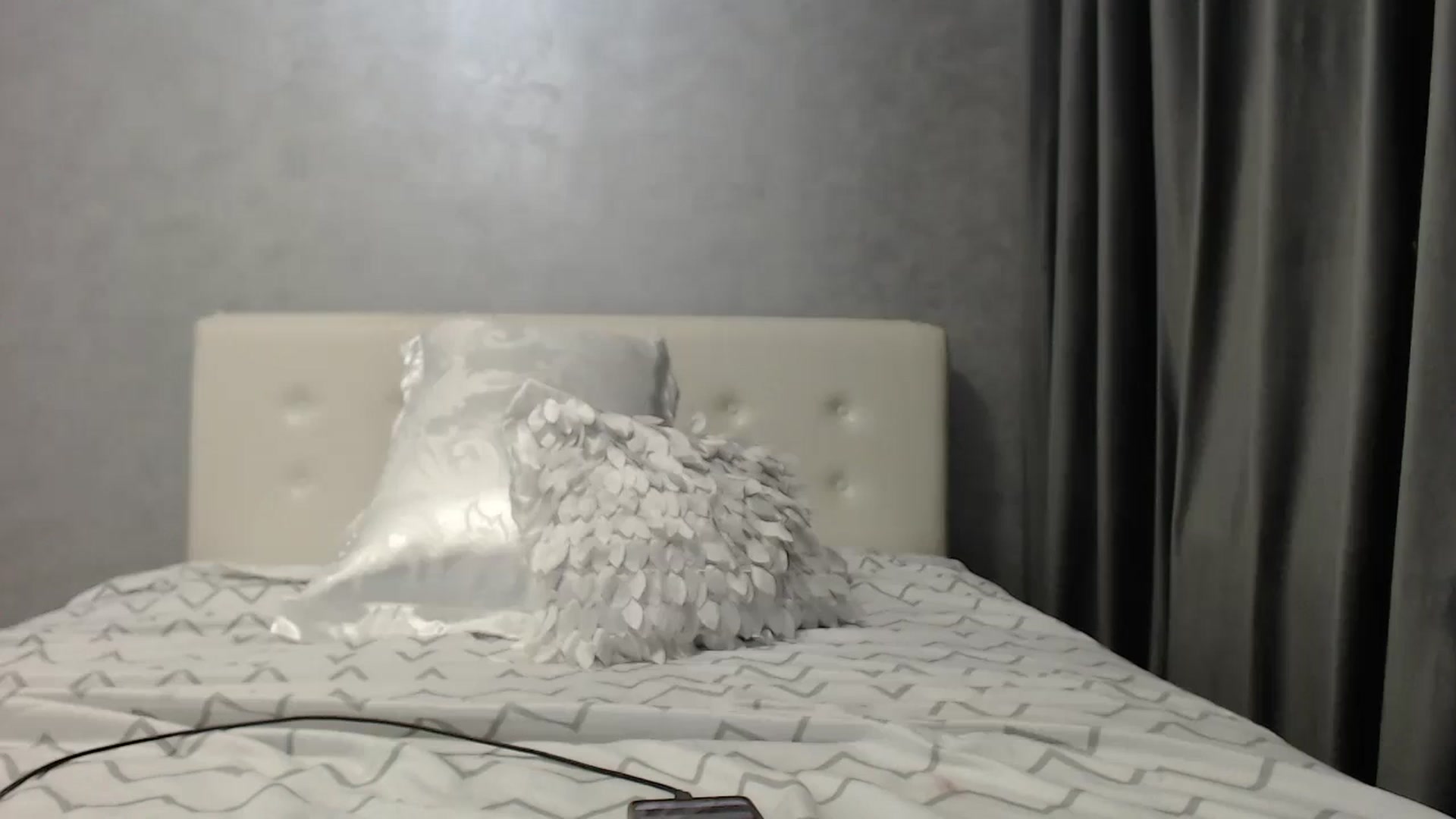 Gallery image thumbnail from Aahh_Emilia's myfreecams stream on, 05/13/2025, 18:37 image 15 of 20