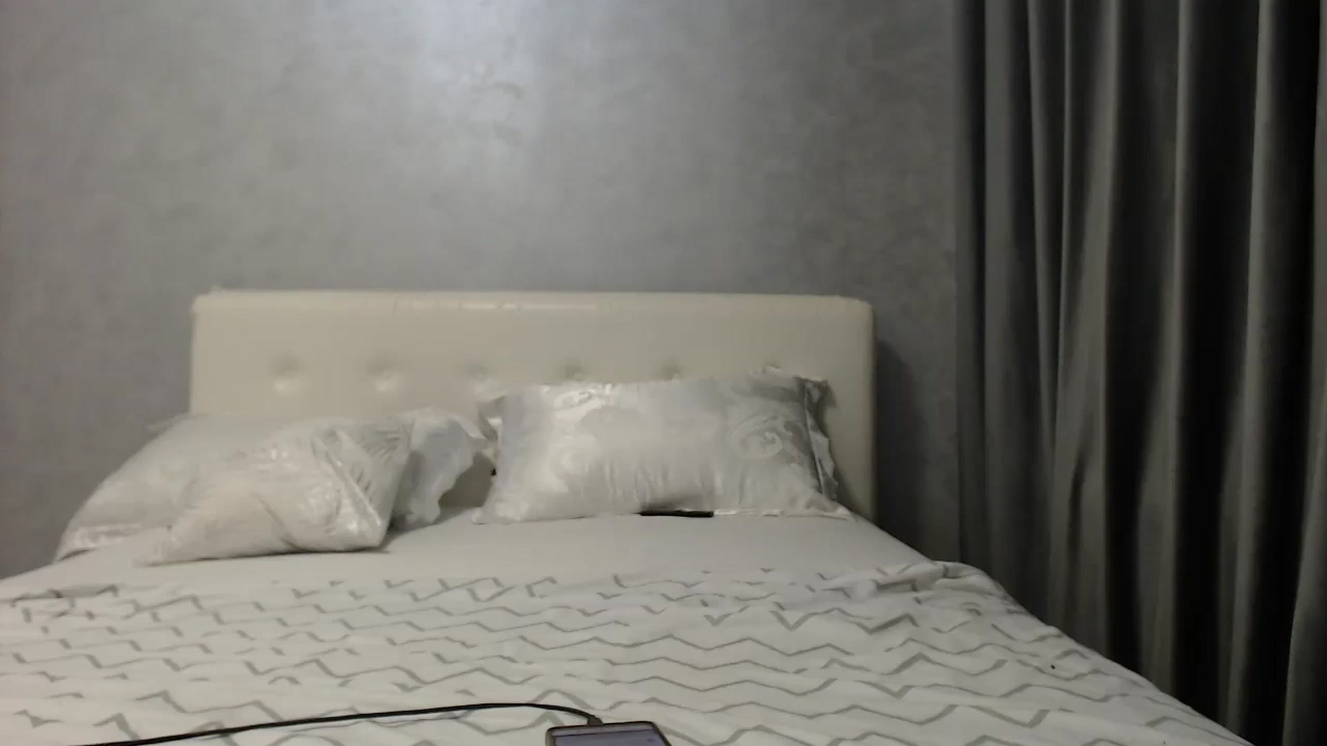 Gallery image thumbnail from Aahh_Emilia's myfreecams stream on, 06/09/2025, 17:07 image 19 of 20