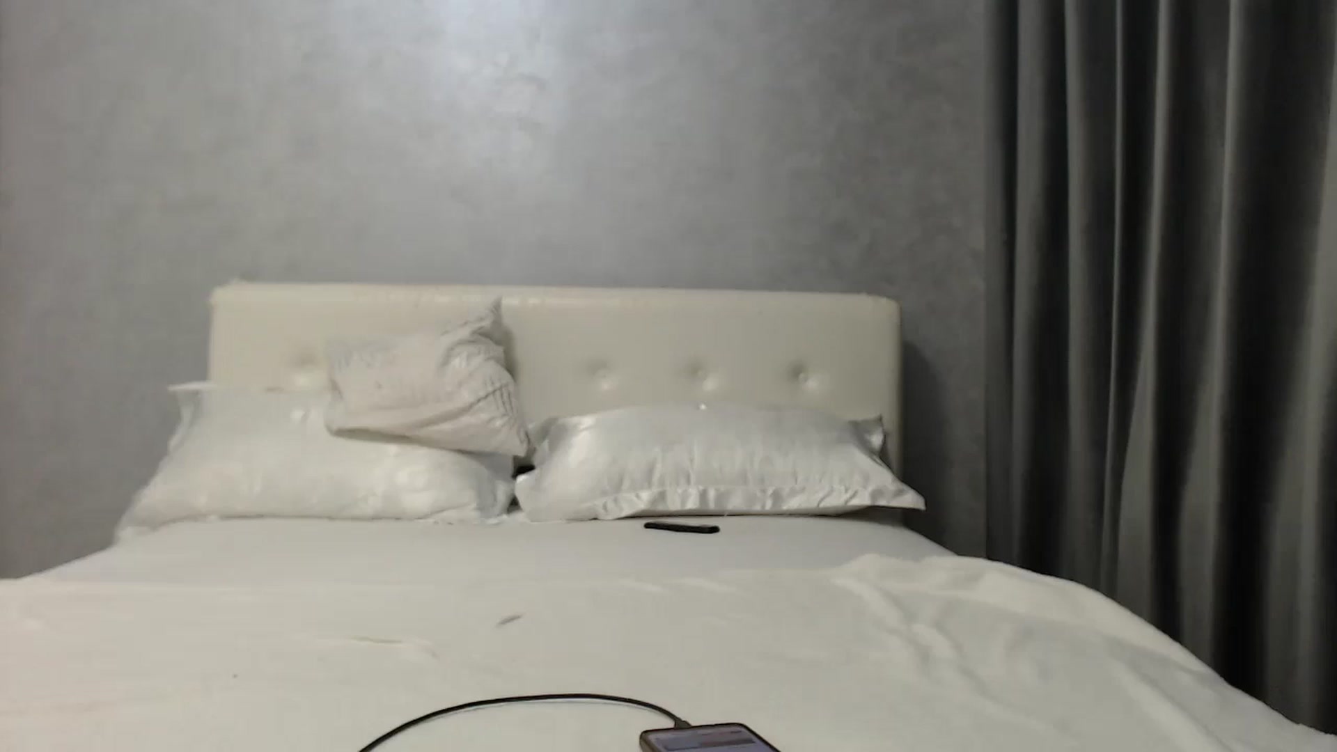 Gallery image thumbnail from Aahh_Emilia's myfreecams stream on, 06/13/2025, 17:08 image 10 of 20