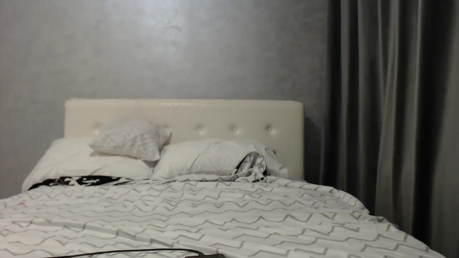 Gallery image thumbnail from Aahh_Emilia's myfreecams stream on, 06/22/2025, 17:05 image 16 of 20