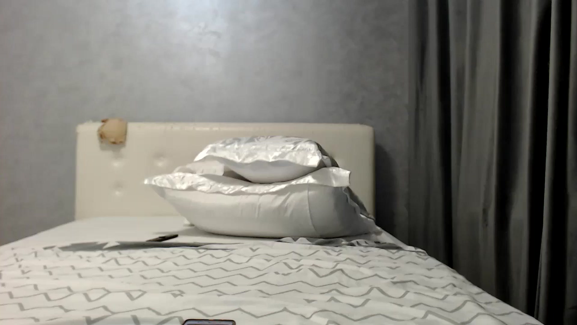 Gallery image thumbnail from Aahh_Emilia's myfreecams stream on, 06/28/2025, 18:49 image 19 of 20