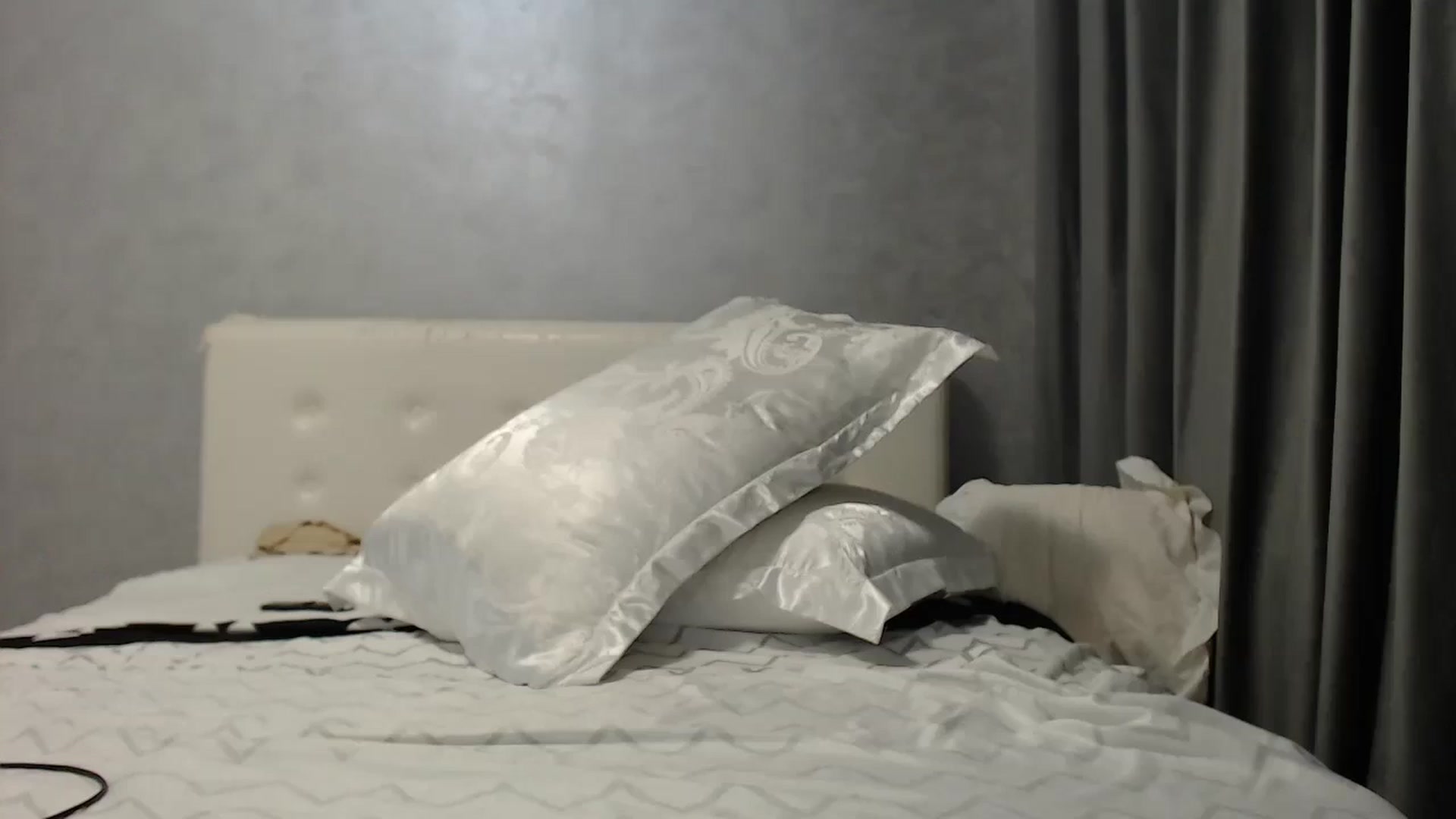 Gallery image thumbnail from Aahh_Emilia's myfreecams stream on, 07/06/2025, 17:53 image 17 of 20