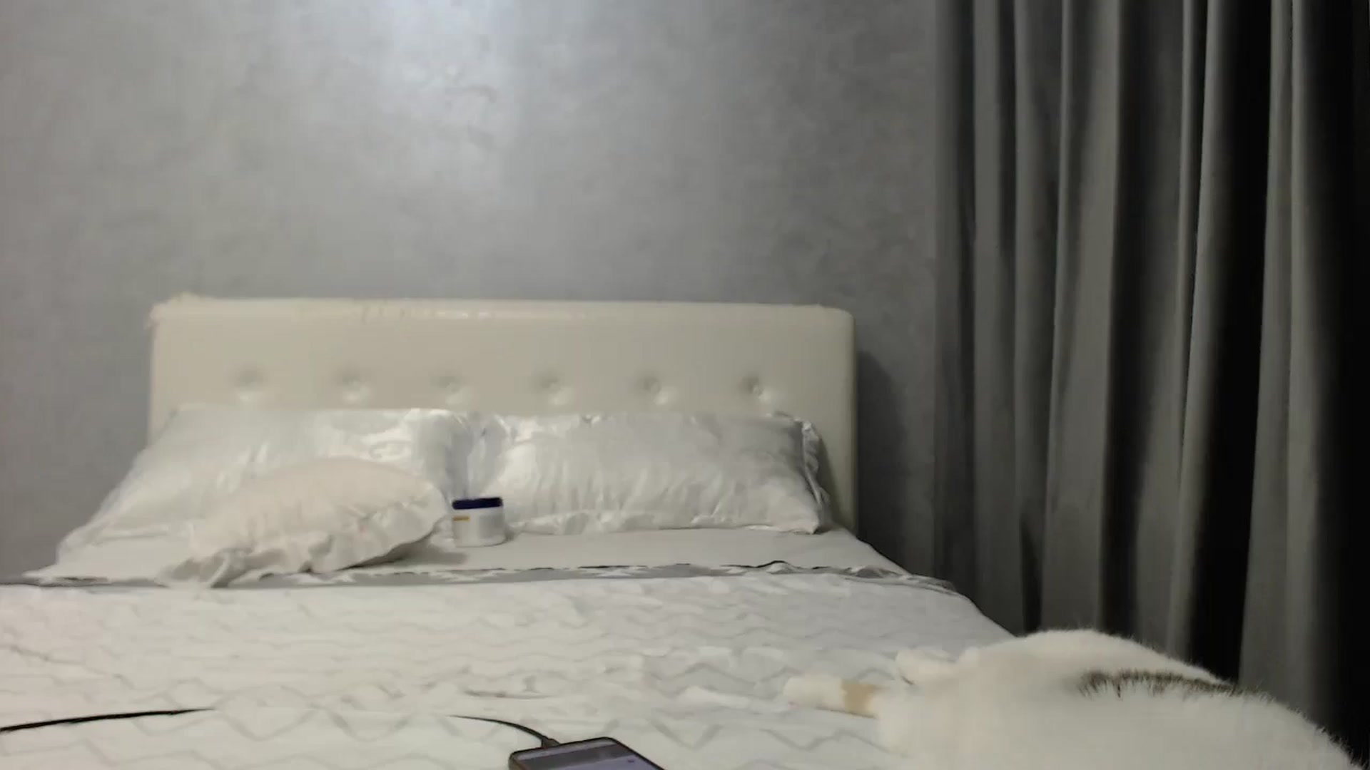 Gallery image thumbnail from Aahh_Emilia's myfreecams stream on, 07/07/2025, 17:07 image 17 of 20