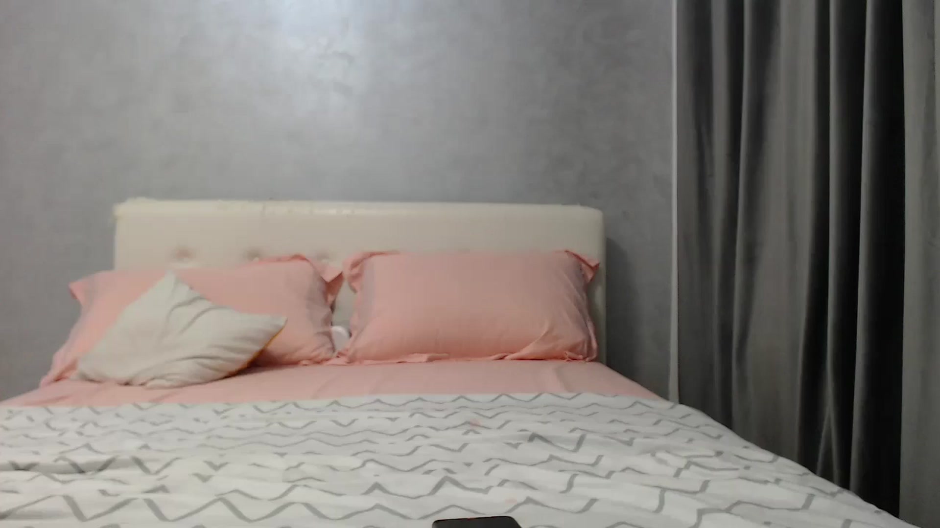 Gallery image thumbnail from Aahh_Emilia's myfreecams stream on, 07/17/2025, 17:05 image 16 of 20