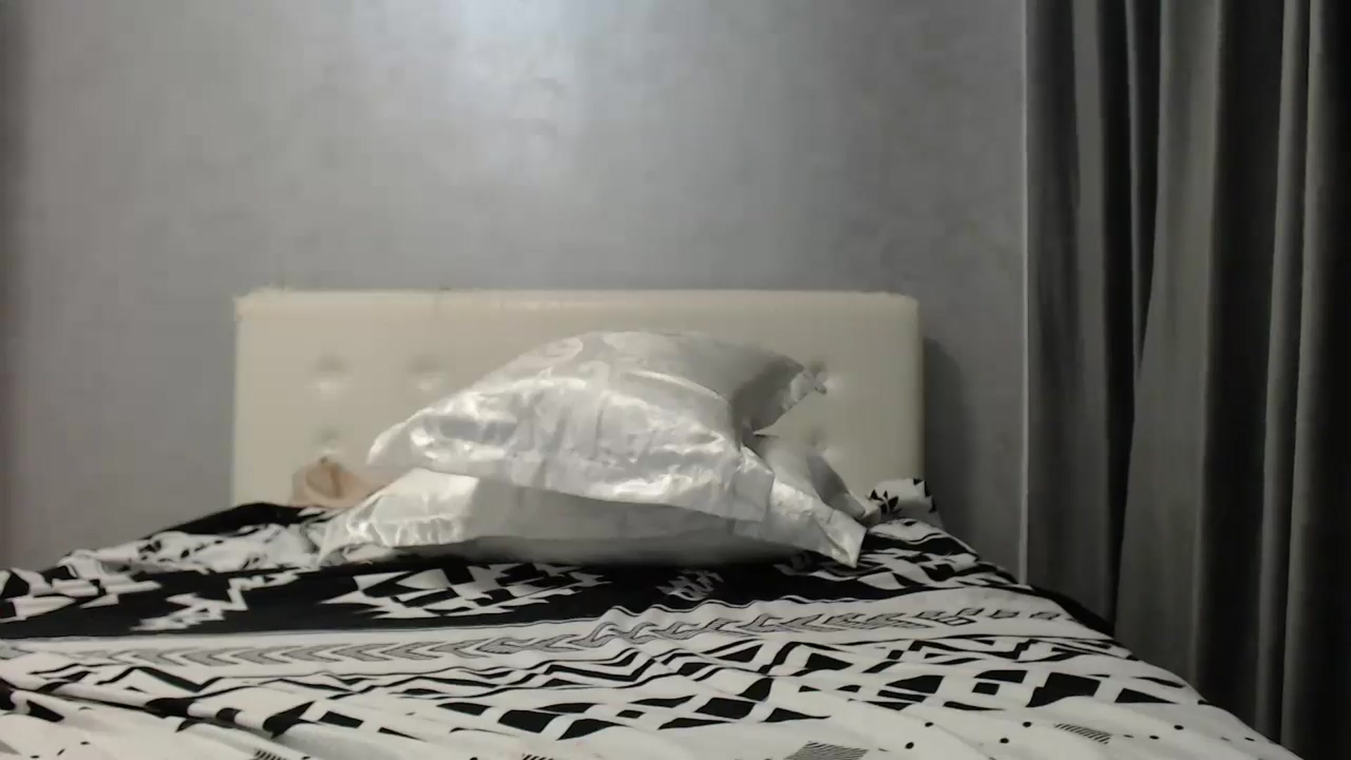 Gallery image thumbnail from Aahh_Emilia's myfreecams stream on, 07/25/2025, 17:50 image 12 of 20