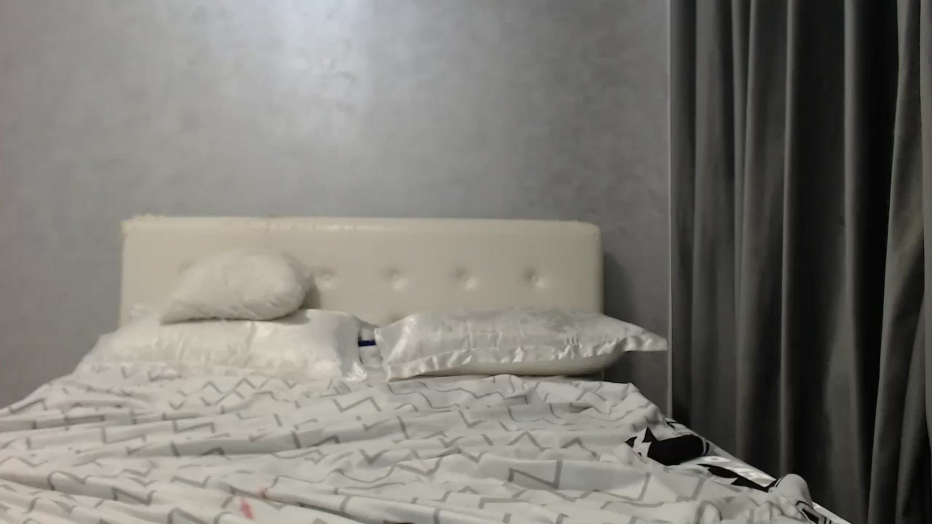 Gallery image thumbnail from Aahh_Emilia's myfreecams stream on, 07/30/2025, 16:33 image 13 of 20