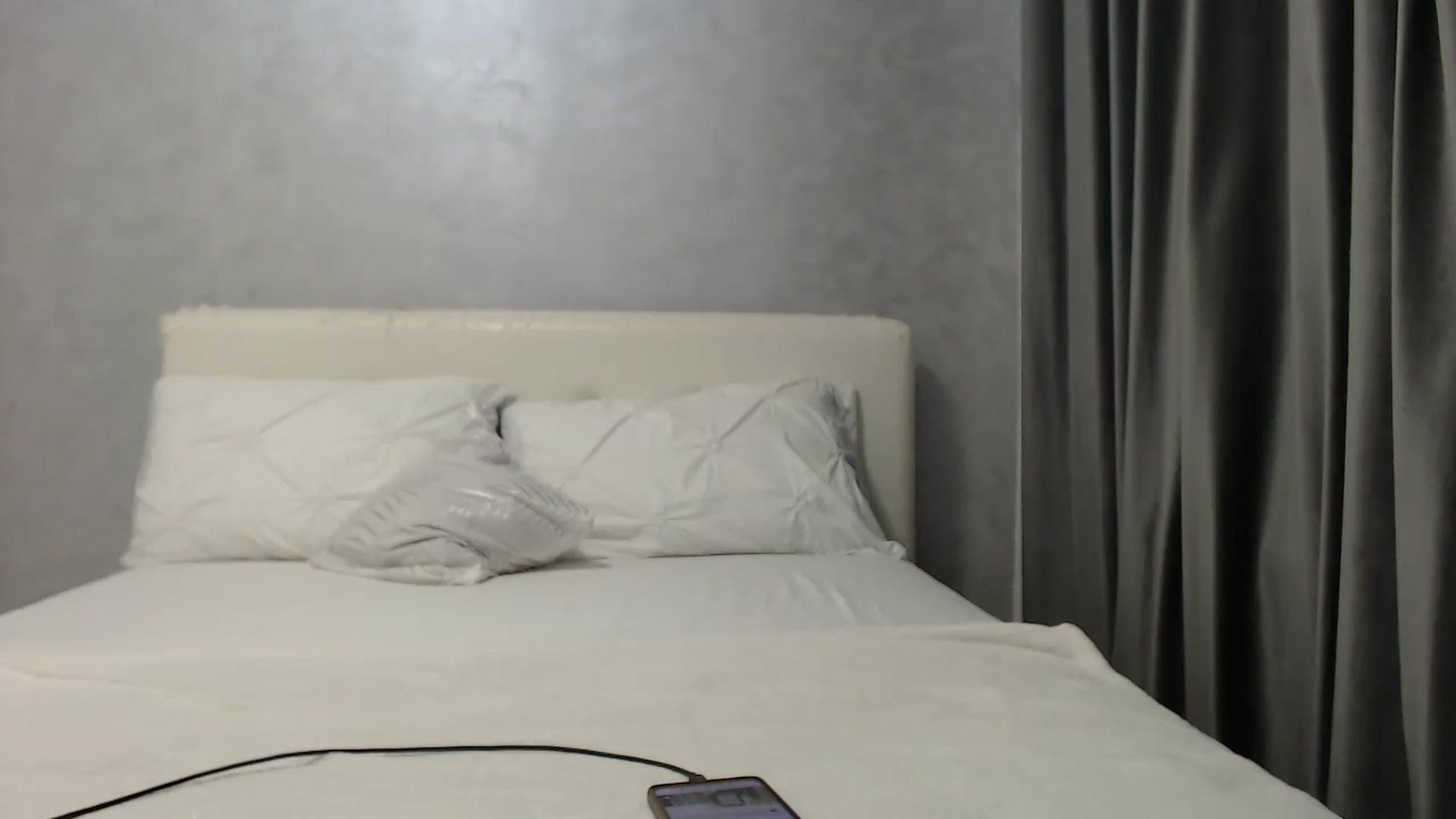 Gallery image thumbnail from Aahh_Emilia's myfreecams stream on, 08/03/2025, 16:35 image 17 of 20