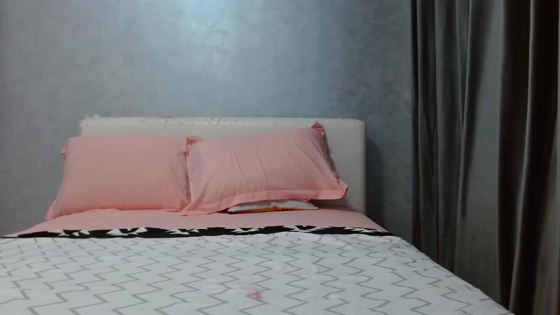 Gallery image thumbnail from Aahh_Emilia's myfreecams stream on, 10/01/2025, 18:29 image 14 of 20