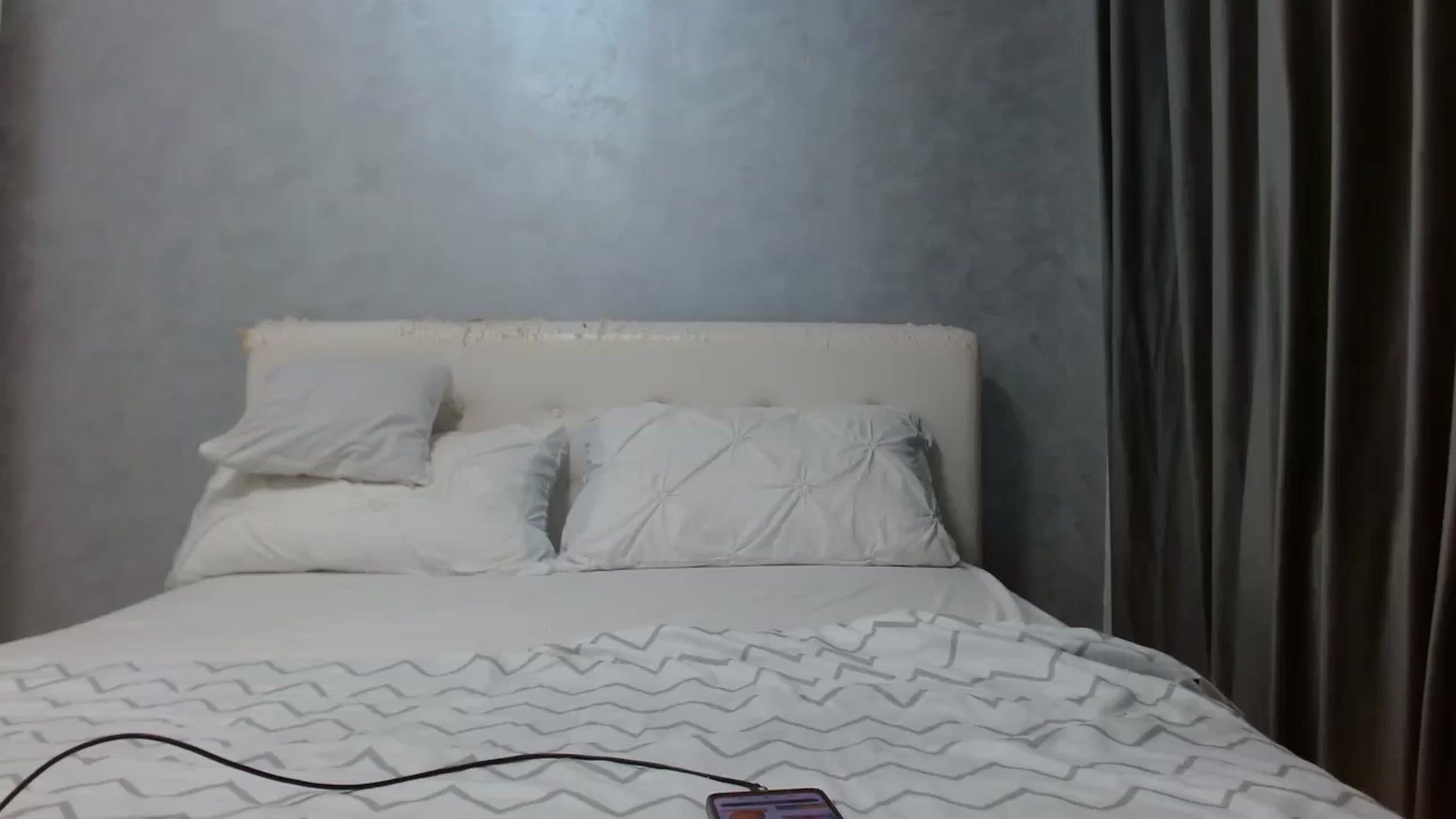 Gallery image thumbnail from Aahh_Emilia's myfreecams stream on, 10/04/2025, 16:33 image 15 of 20