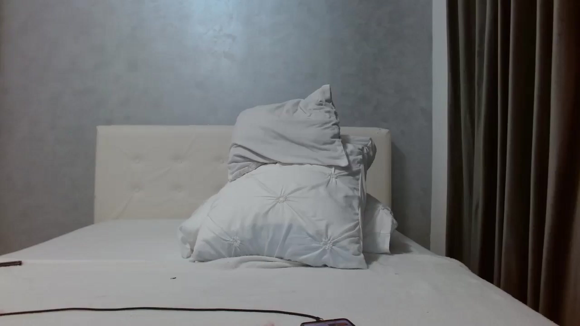 Gallery image thumbnail from Aahh_Emilia's myfreecams stream on, 10/23/2025, 18:24 image 18 of 20