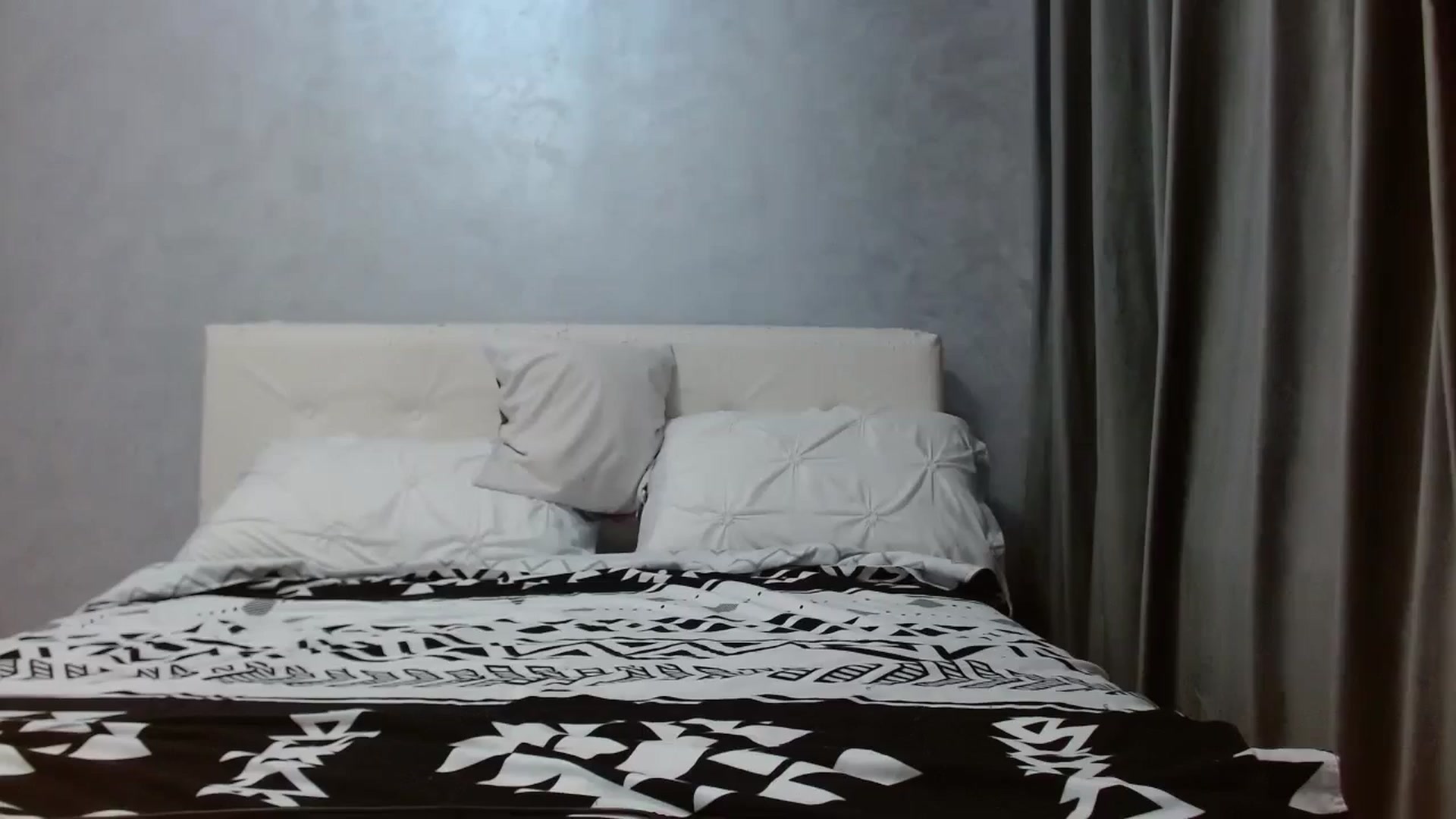 Gallery image thumbnail from Aahh_Emilia's myfreecams stream on, 11/18/2025, 17:31 image 15 of 20