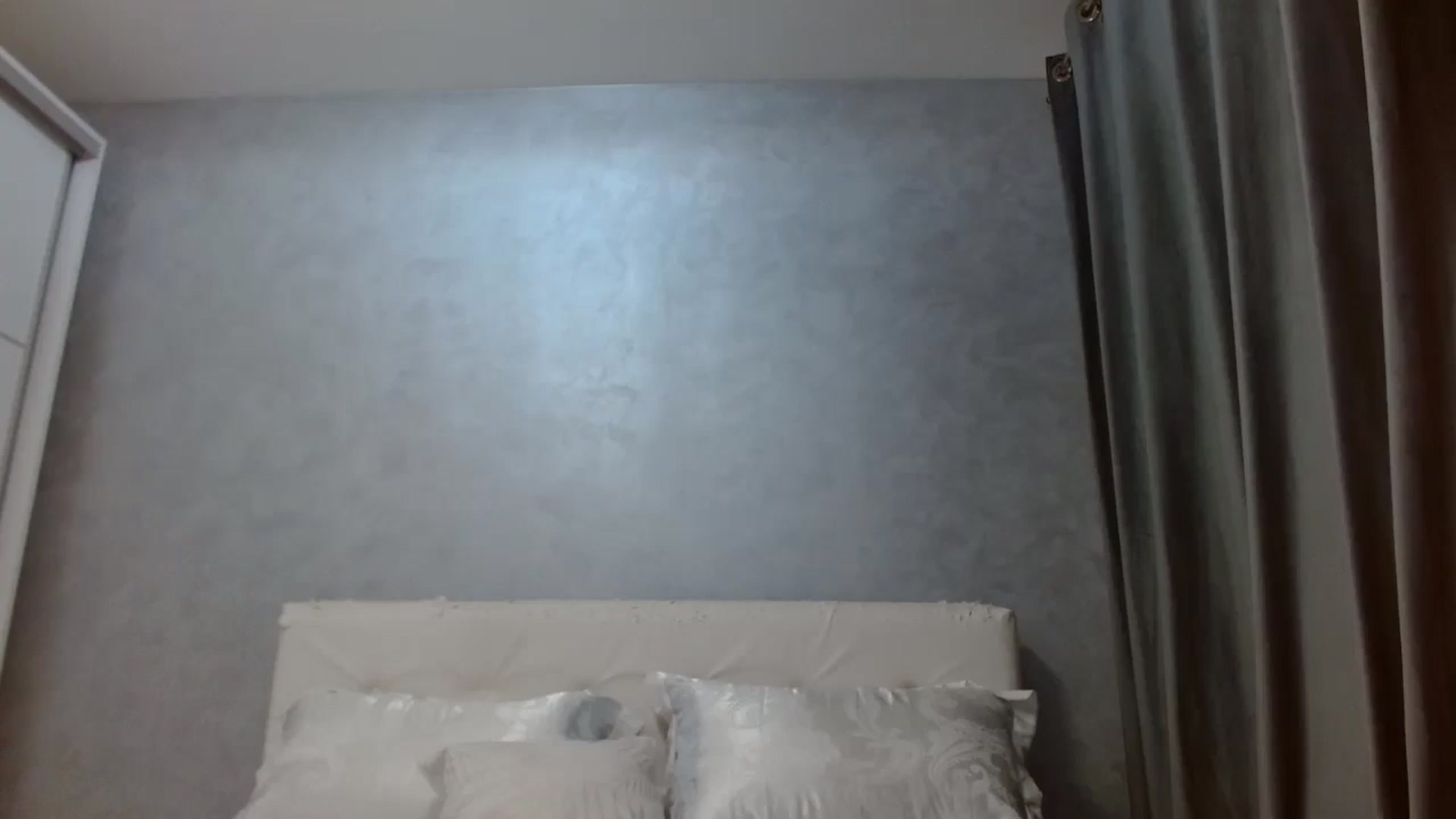 Gallery image thumbnail from Aahh_Emilia's myfreecams stream on, 12/15/2025, 17:12 image 14 of 20