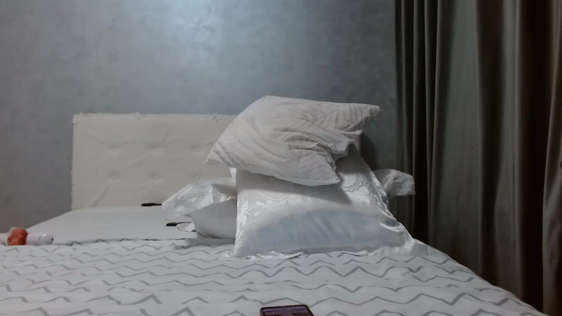 Gallery image thumbnail from Aahh_Emilia's myfreecams stream on, 12/21/2025, 18:50 image 12 of 20