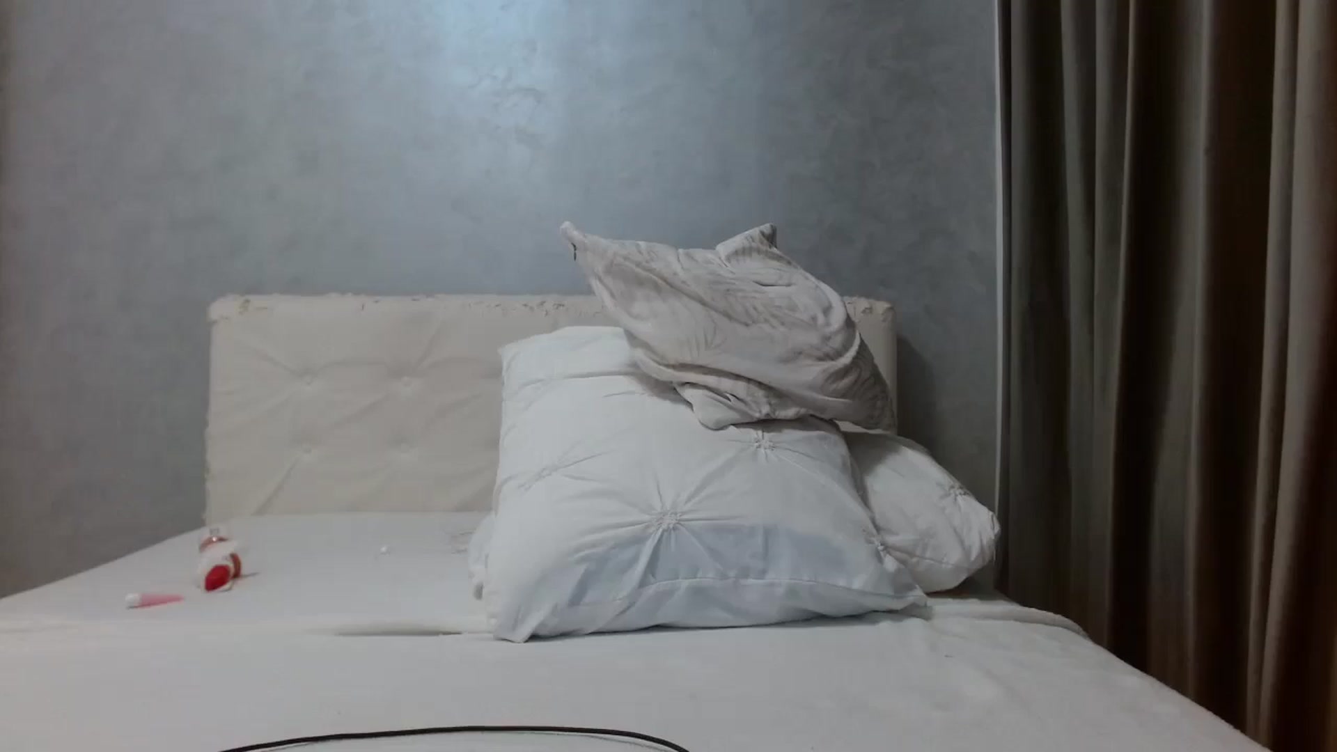 Gallery image thumbnail from Aahh_Emilia's myfreecams stream on, 02/08/2026, 19:22 image 15 of 20