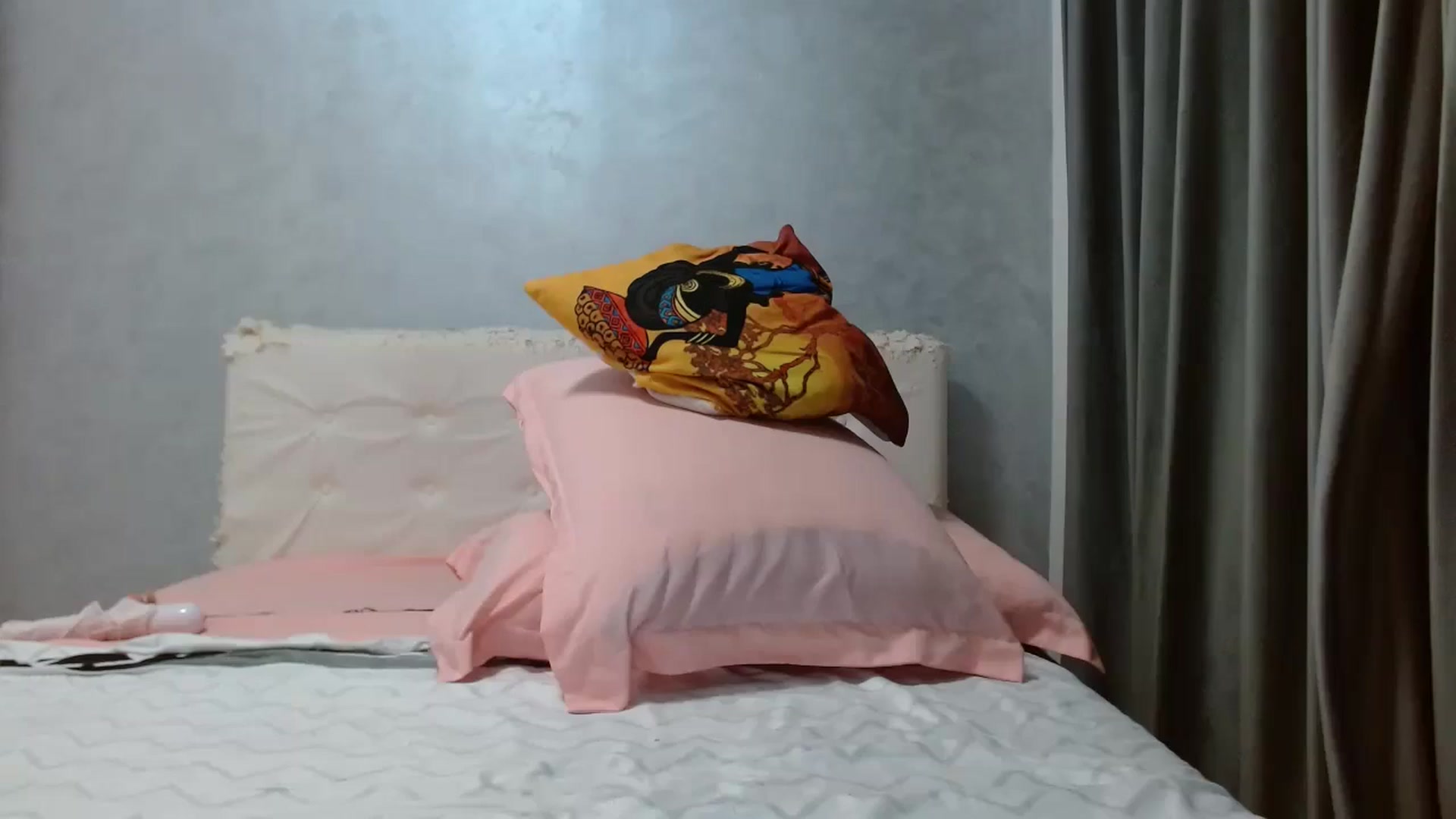 Gallery image thumbnail from Aahh_Emilia's myfreecams stream on, 05/09/2026, 18:09 image 12 of 20