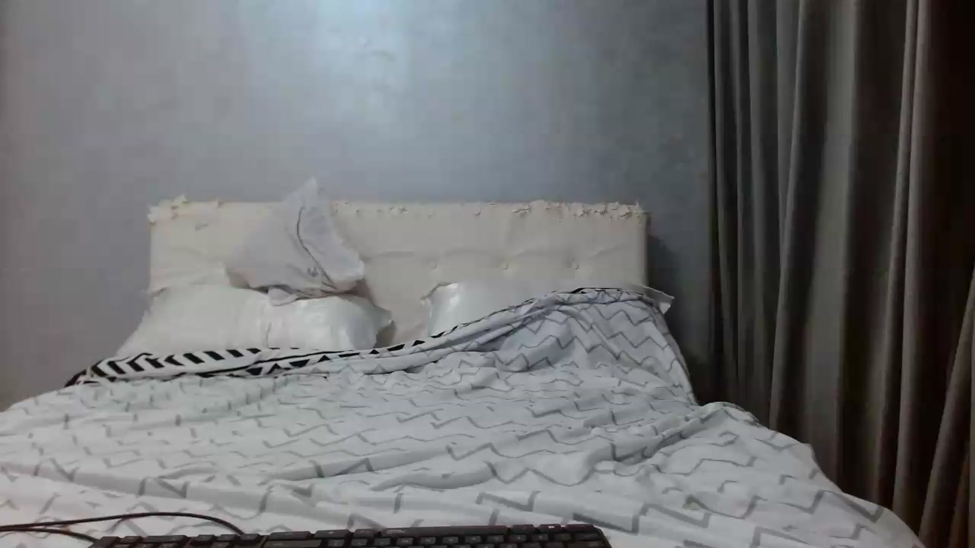 Gallery image thumbnail from Aahh_Emilia's myfreecams stream on, 05/18/2026, 17:01 image 7 of 20