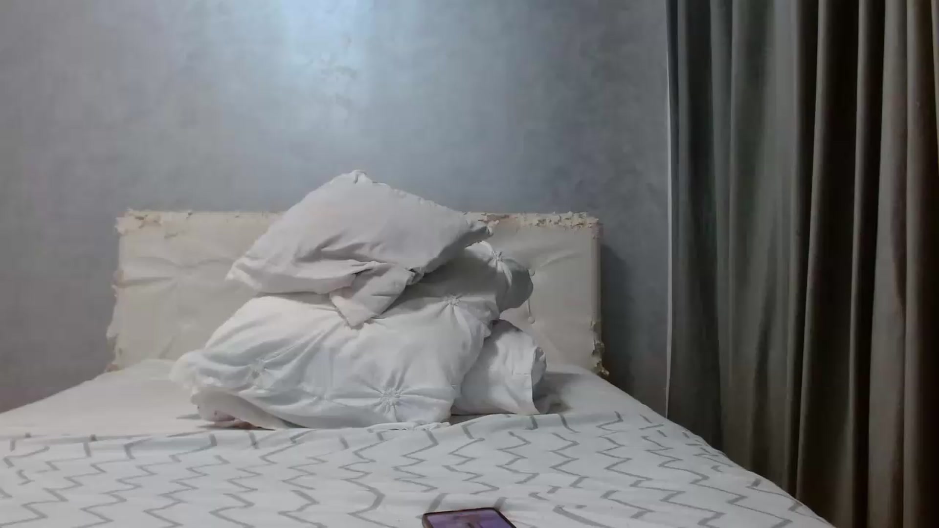 Gallery image thumbnail from Aahh_Emilia's myfreecams stream on, 06/29/2026, 18:38 image 6 of 20