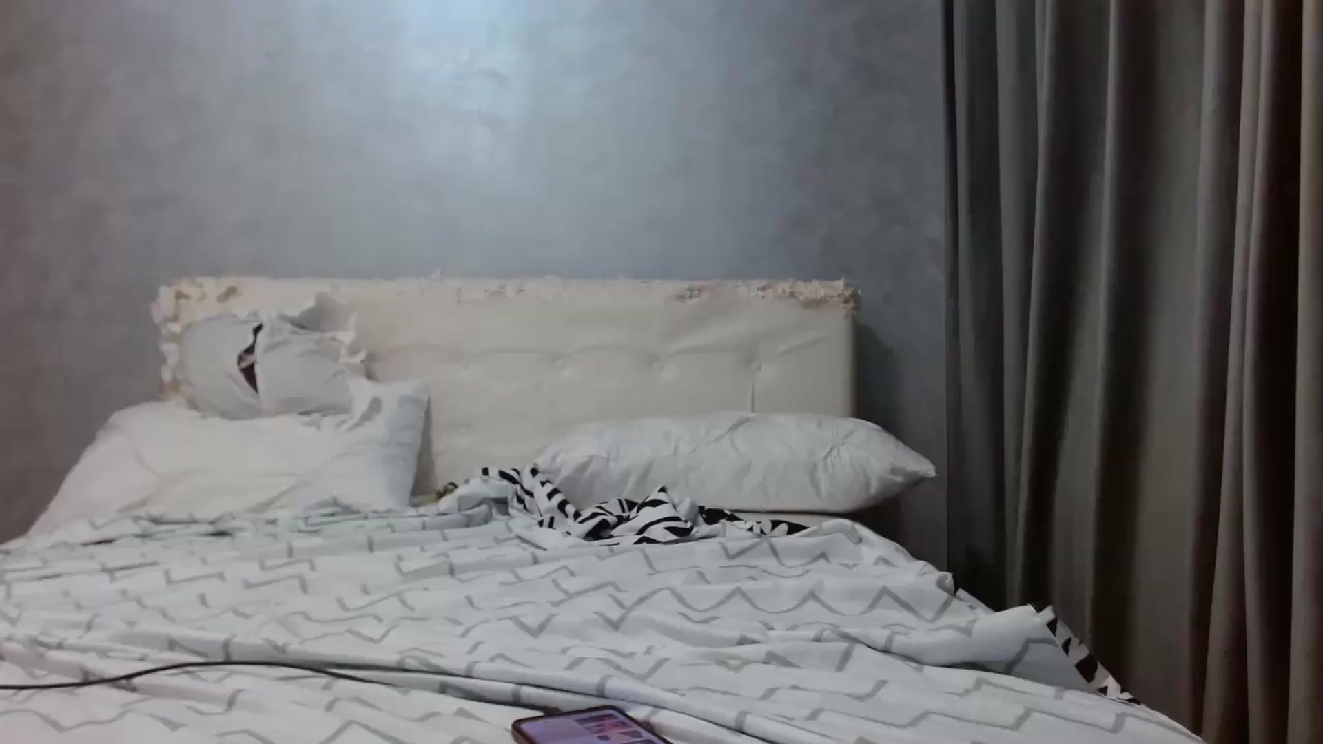 Gallery image thumbnail from Aahh_Emilia's myfreecams stream on, 07/19/2026, 16:35 image 16 of 20