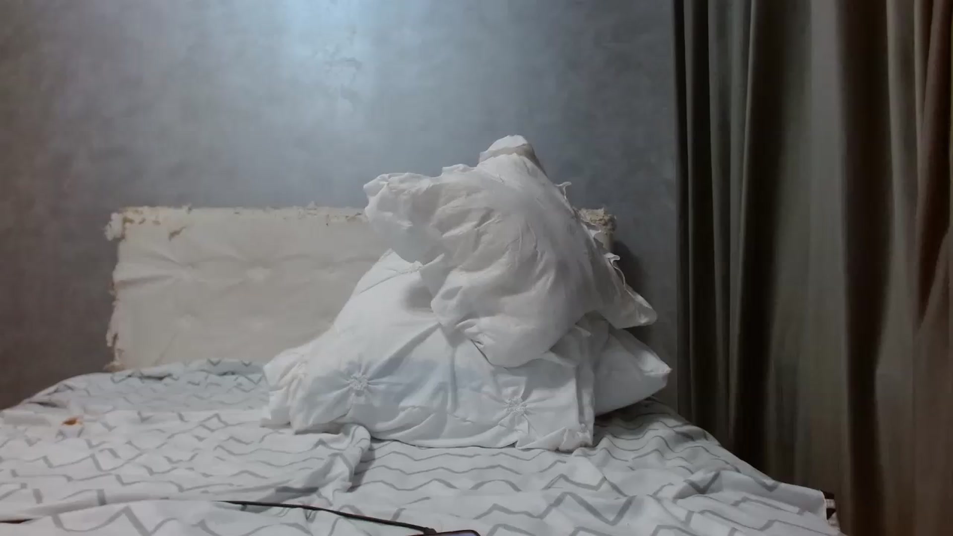 Gallery image thumbnail from Aahh_Emilia's myfreecams stream on, 07/19/2026, 18:04 image 17 of 20
