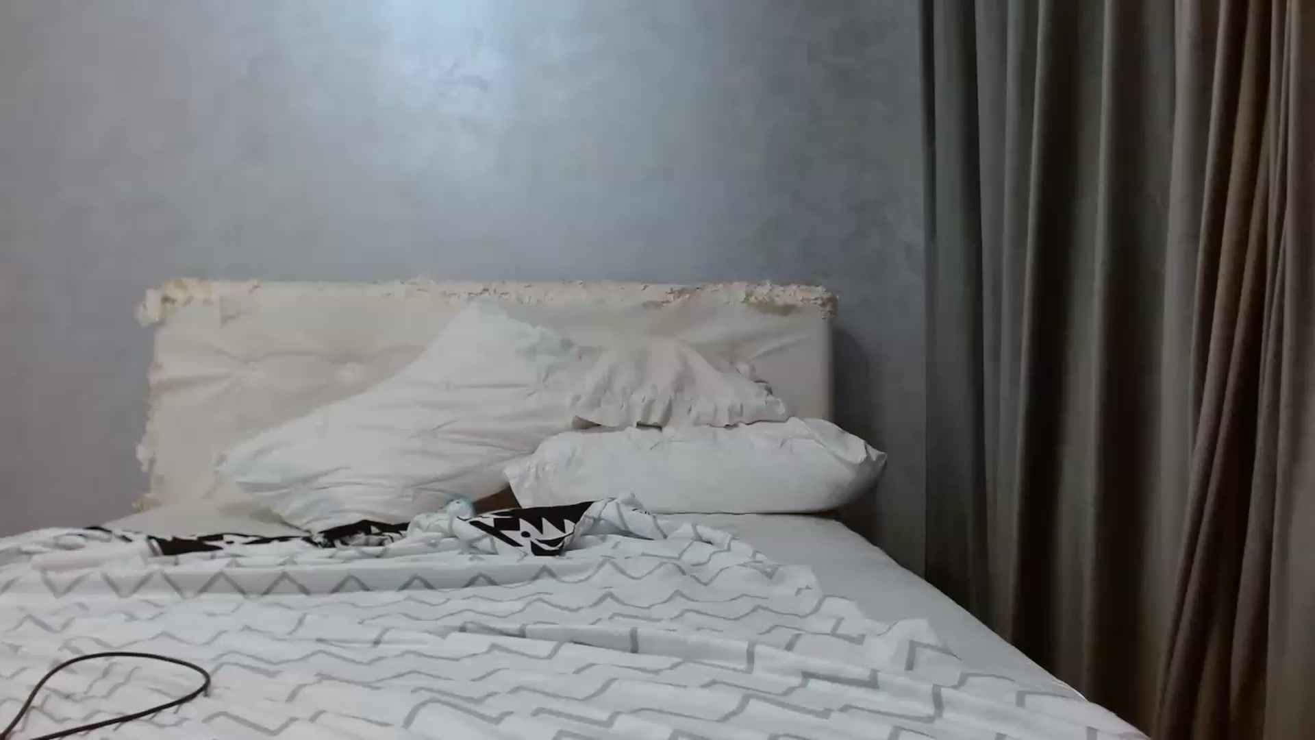 Gallery image thumbnail from Aahh_Emilia's myfreecams stream on, 07/28/2026, 18:21 image 7 of 20
