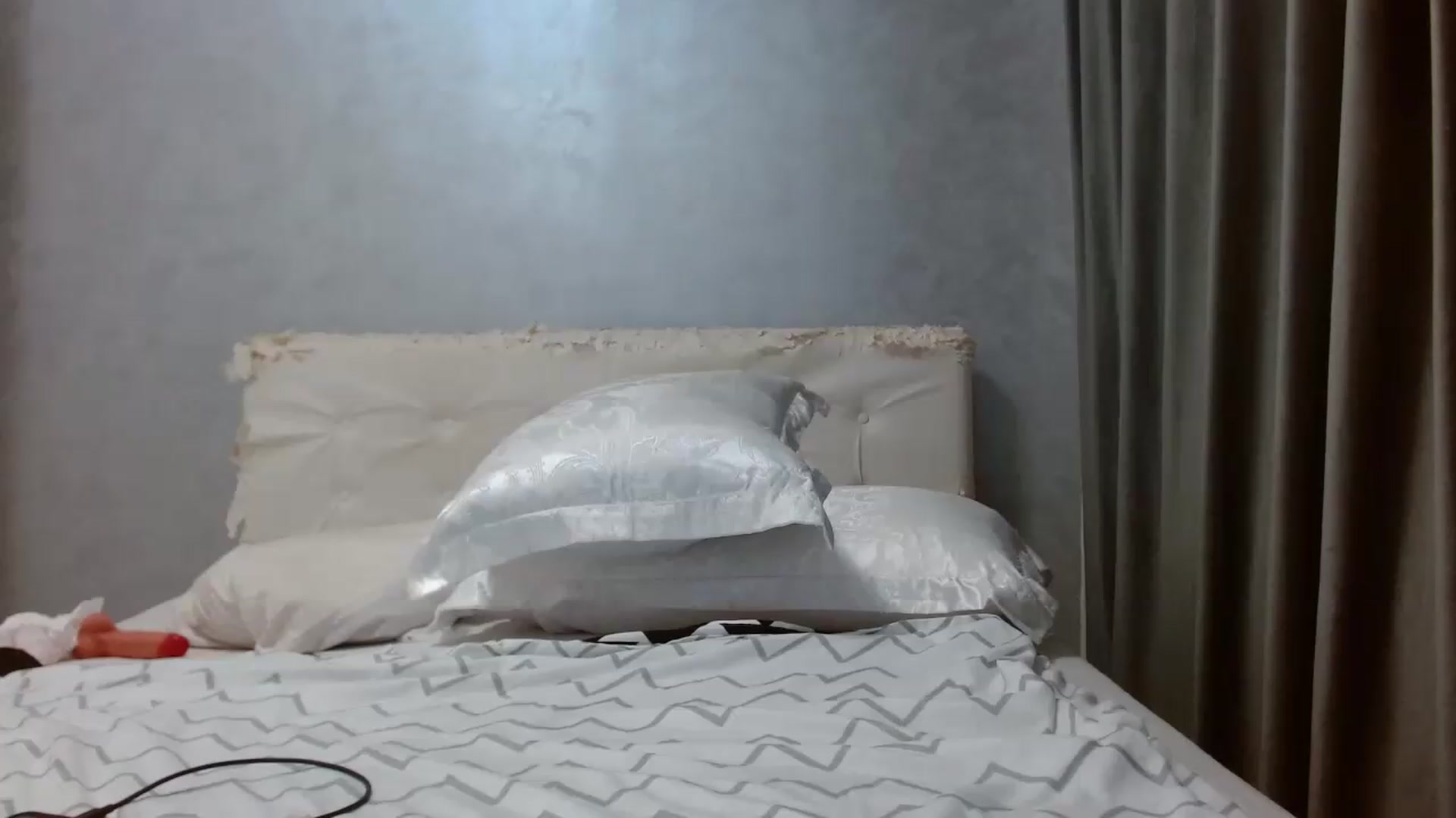 Gallery image thumbnail from Aahh_Emilia's myfreecams stream on, 08/06/2026, 17:50 image 17 of 20