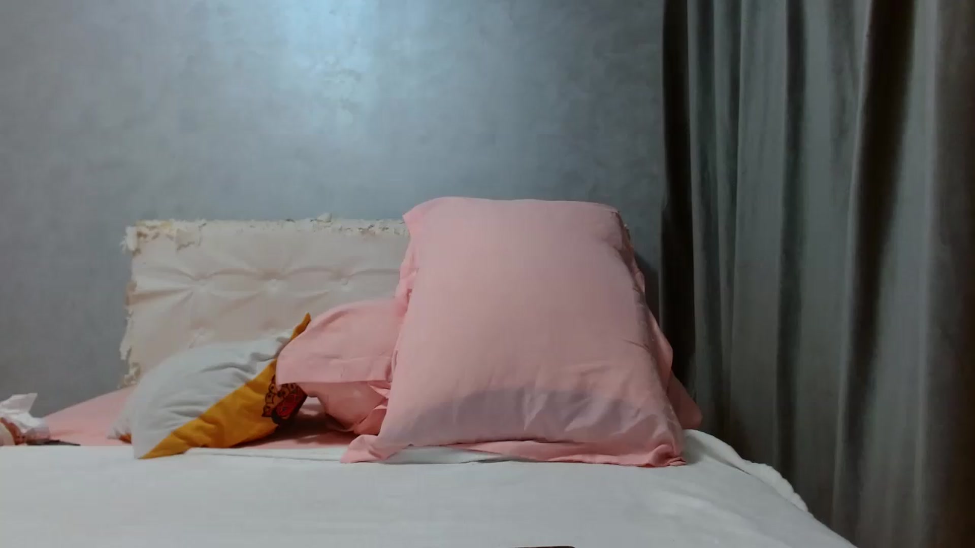Gallery image thumbnail from Aahh_Emilia's myfreecams stream on, 09/05/2026, 17:34 image 15 of 20