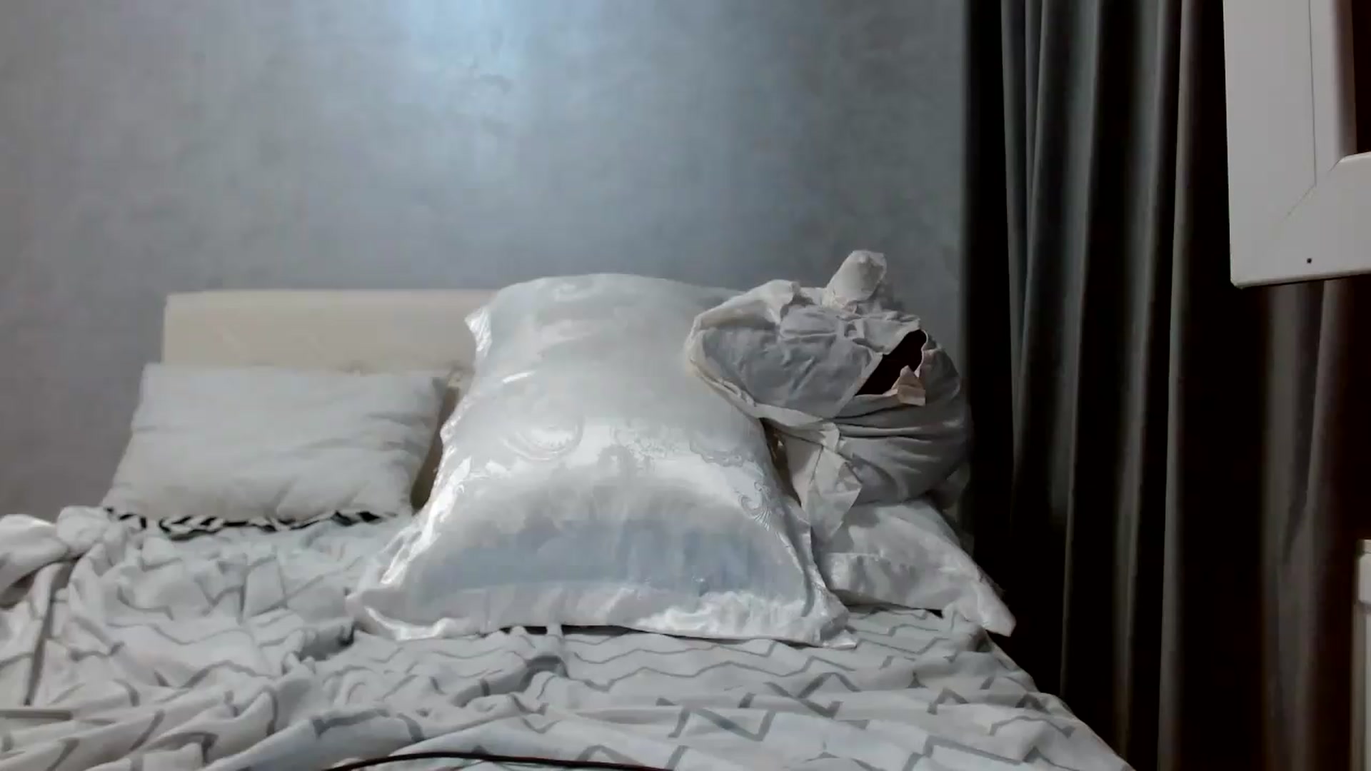 Gallery image thumbnail from Aahh_Emilia's myfreecams stream on, 09/28/2026, 17:44 image 14 of 20