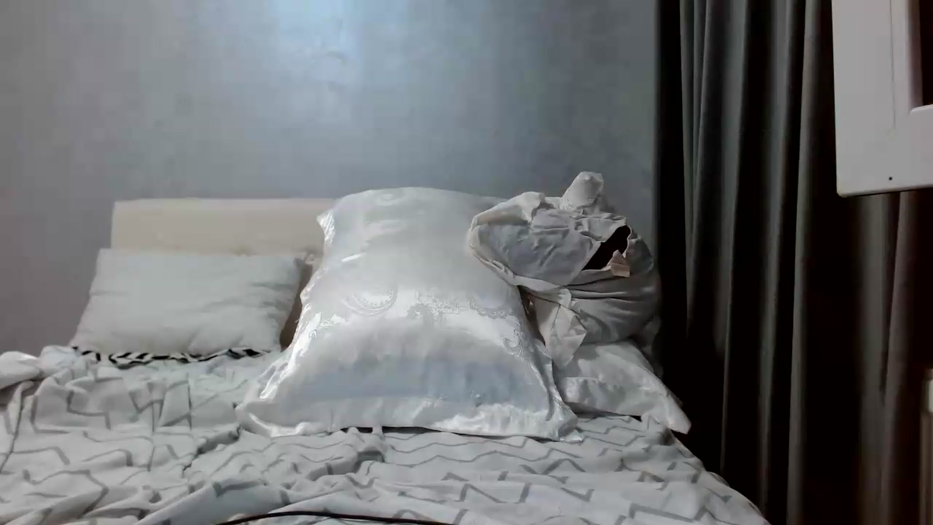 Gallery image thumbnail from Aahh_Emilia's myfreecams stream on, 09/28/2026, 17:44 image 13 of 20