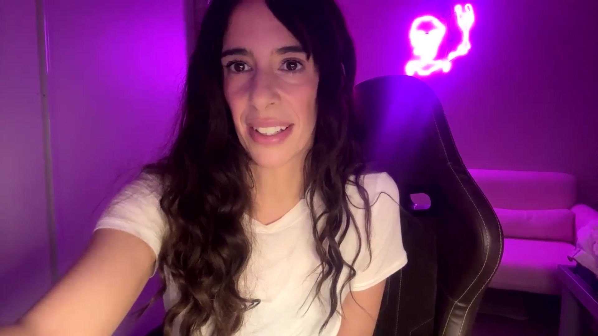 Gallery image thumbnail from Aalex_May's myfreecams stream on, 01/01/2026, 14:16 image 14 of 20