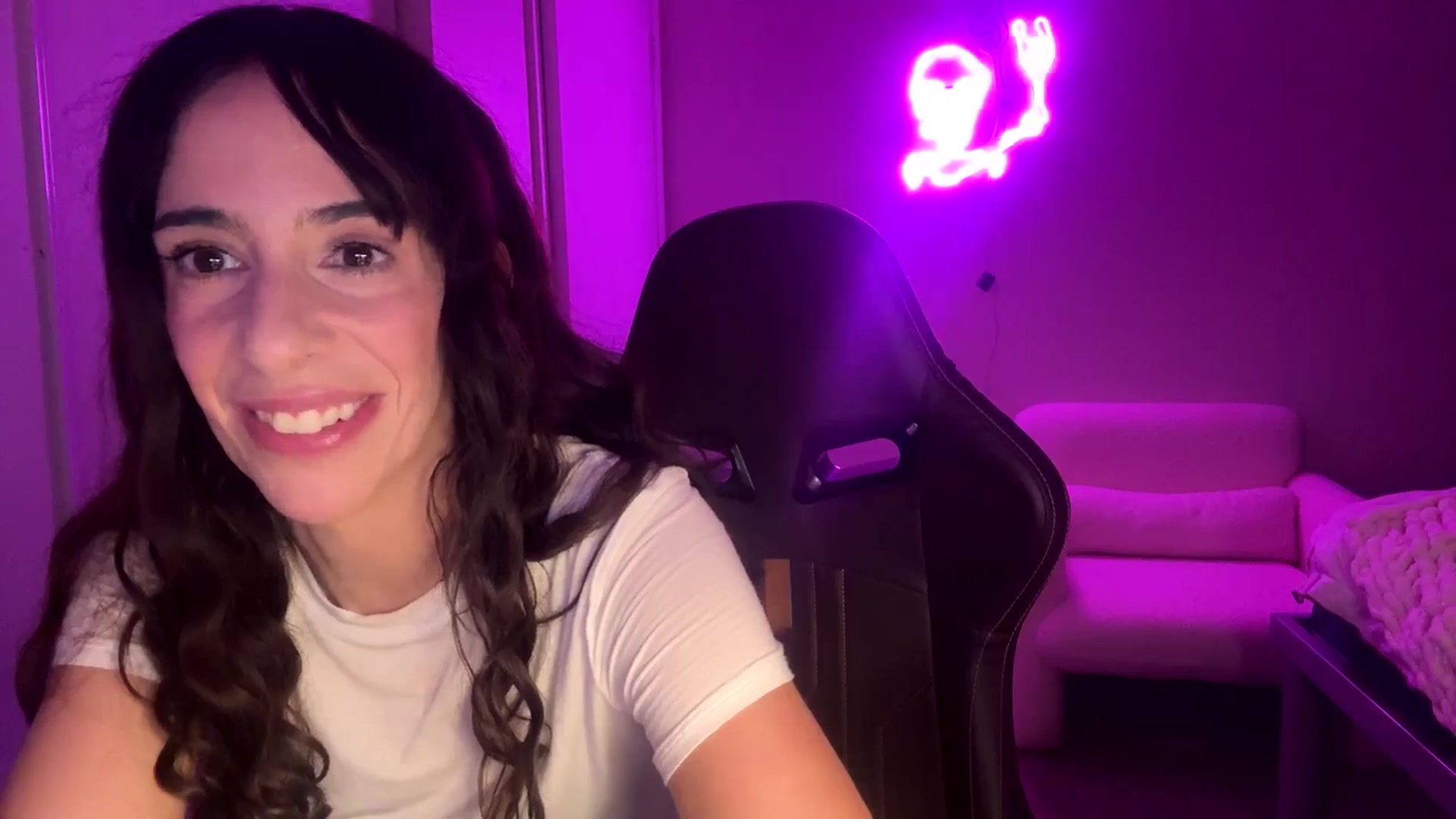 Gallery image thumbnail from Aalex_May's myfreecams stream on, 01/01/2026, 14:16 image 5 of 20