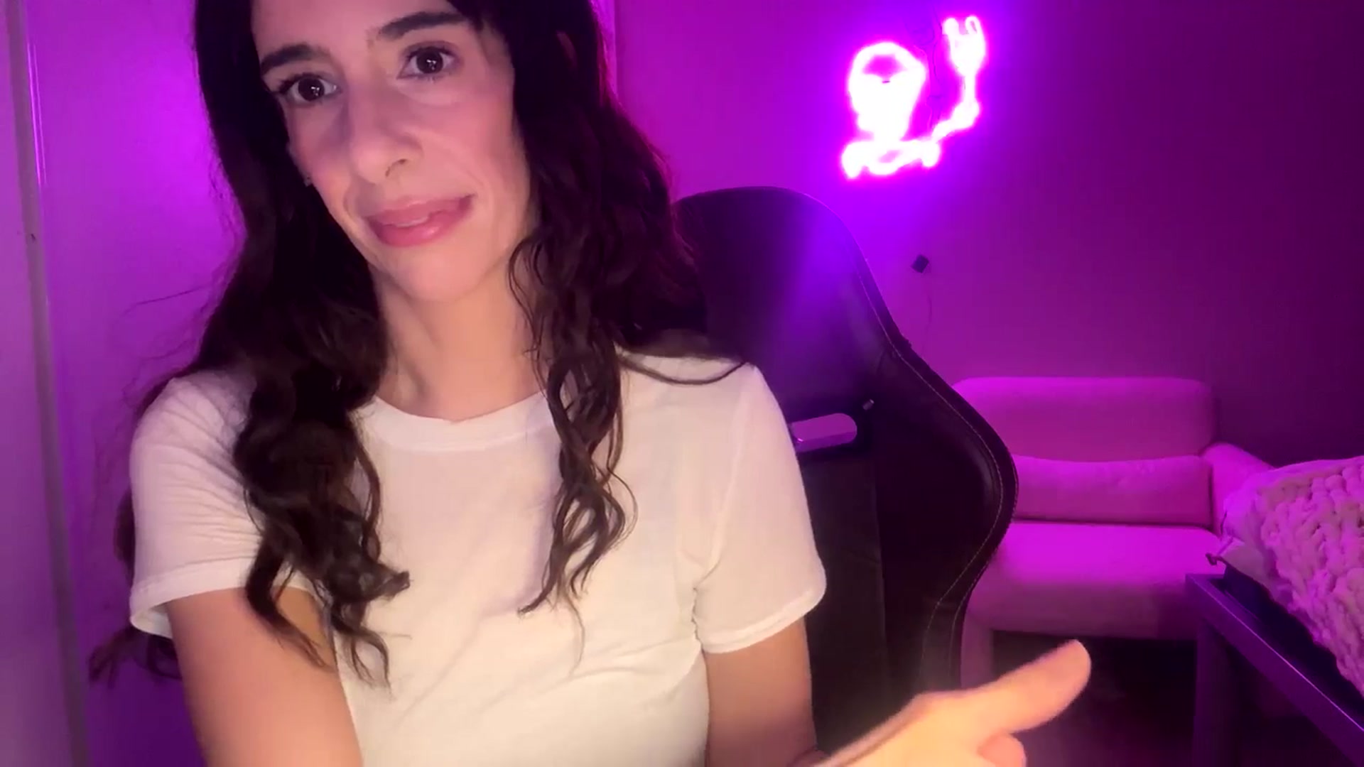 Gallery image thumbnail from Aalex_May's myfreecams stream on, 01/01/2026, 14:16 image 4 of 20