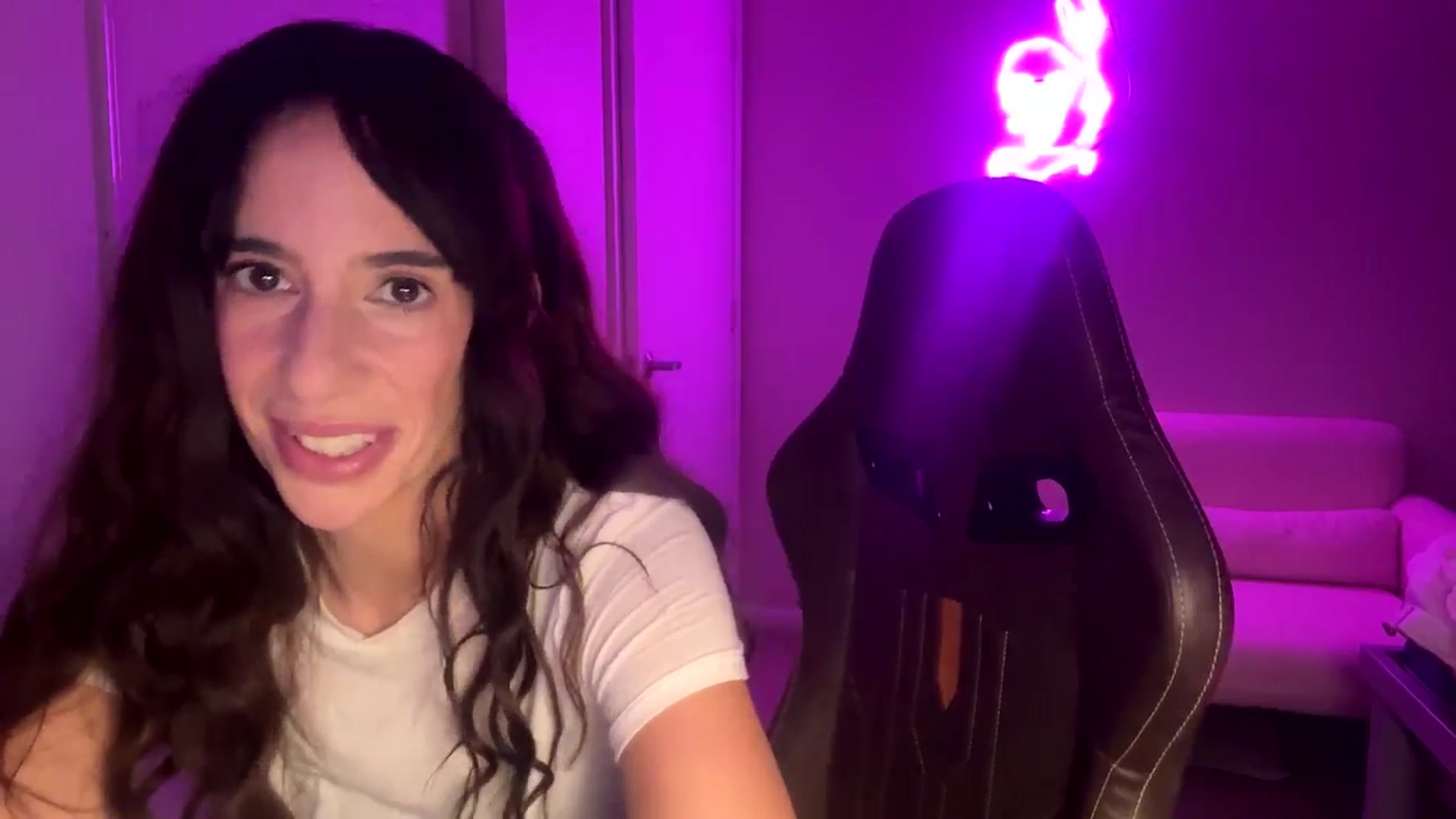 Gallery image thumbnail from Aalex_May's myfreecams stream on, 01/01/2026, 14:16 image 13 of 20