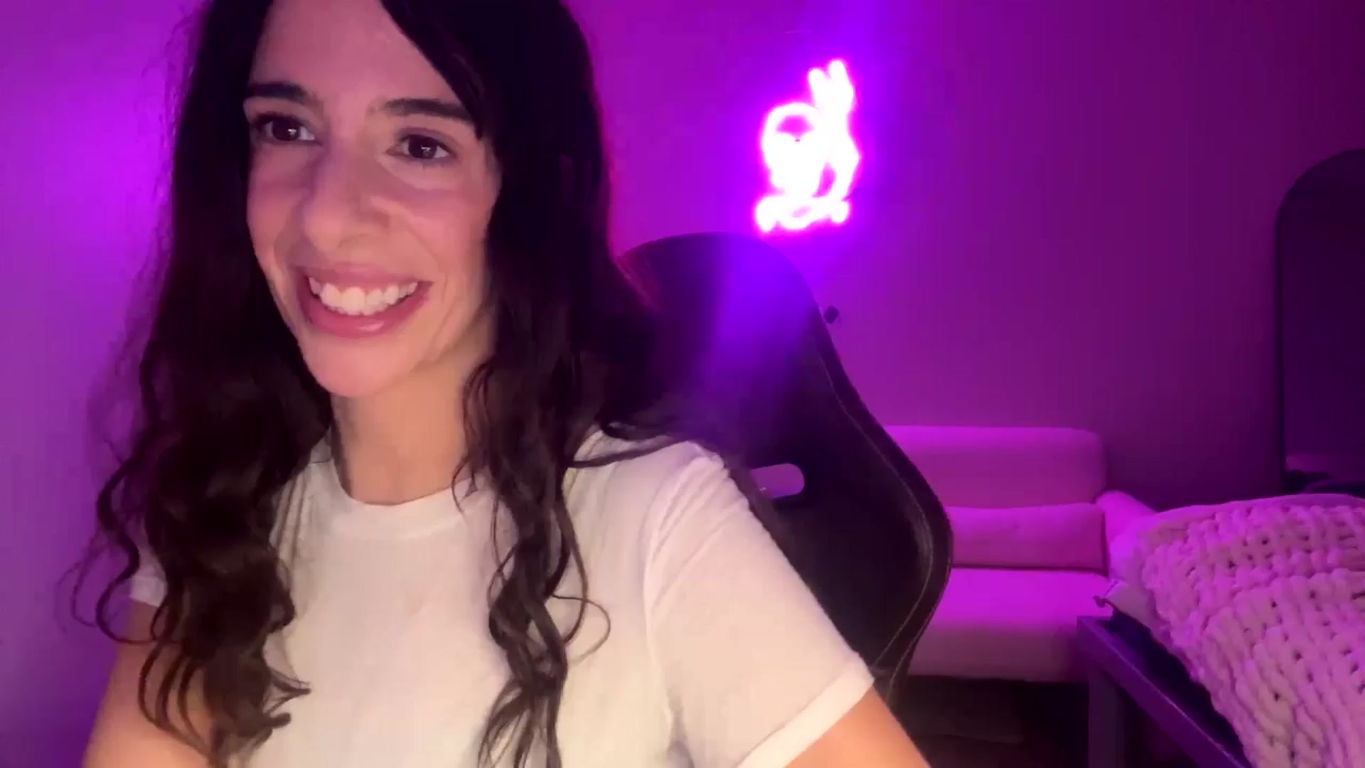 Gallery image thumbnail from Aalex_May's myfreecams stream on, 01/01/2026, 14:16 image 17 of 20