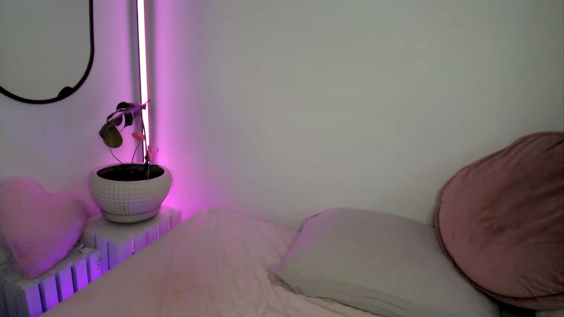 Gallery image thumbnail from AaliyahLayla's myfreecams stream on, 03/23/2025, 11:06 image 17 of 20