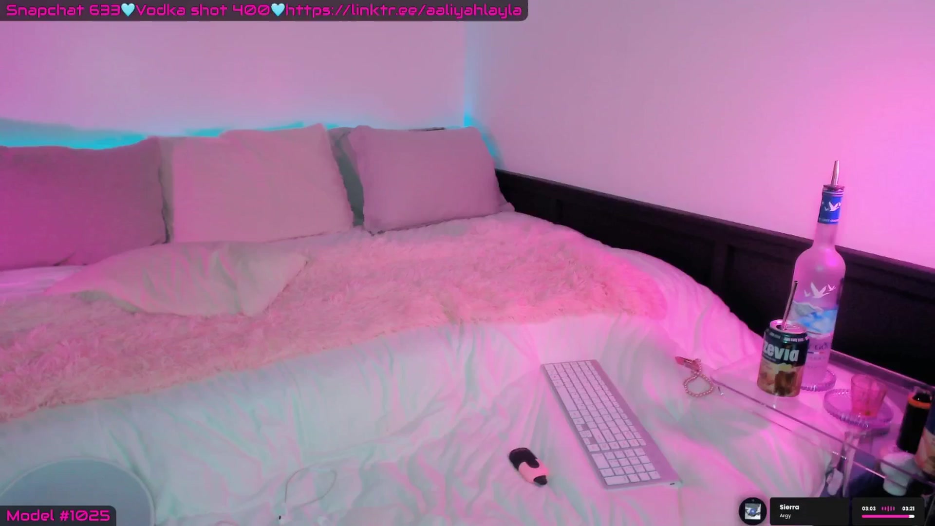 Gallery image thumbnail from AaliyahLayla's myfreecams stream on, 03/25/2026, 11:35 image 2 of 20