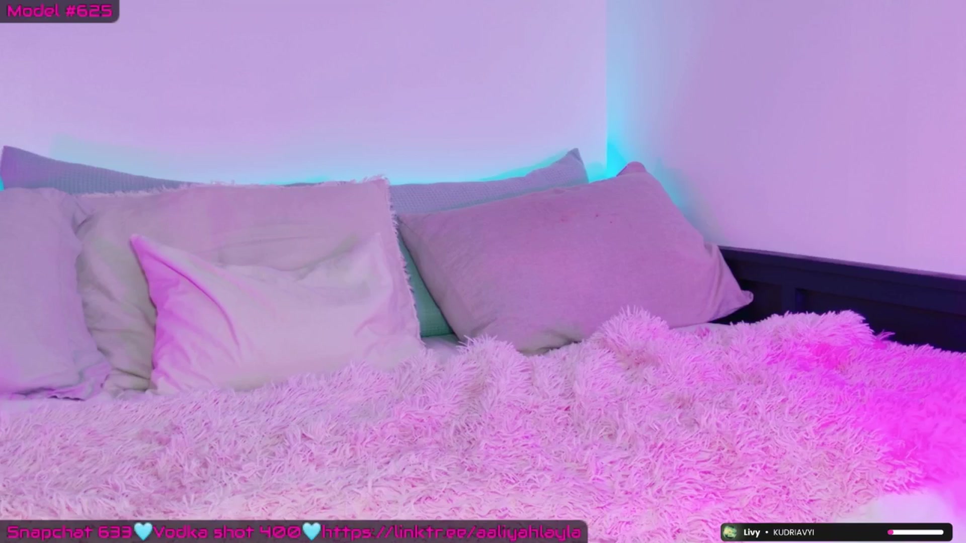 Gallery image thumbnail from AaliyahLayla's myfreecams stream on, 04/26/2026, 10:38 image 11 of 20