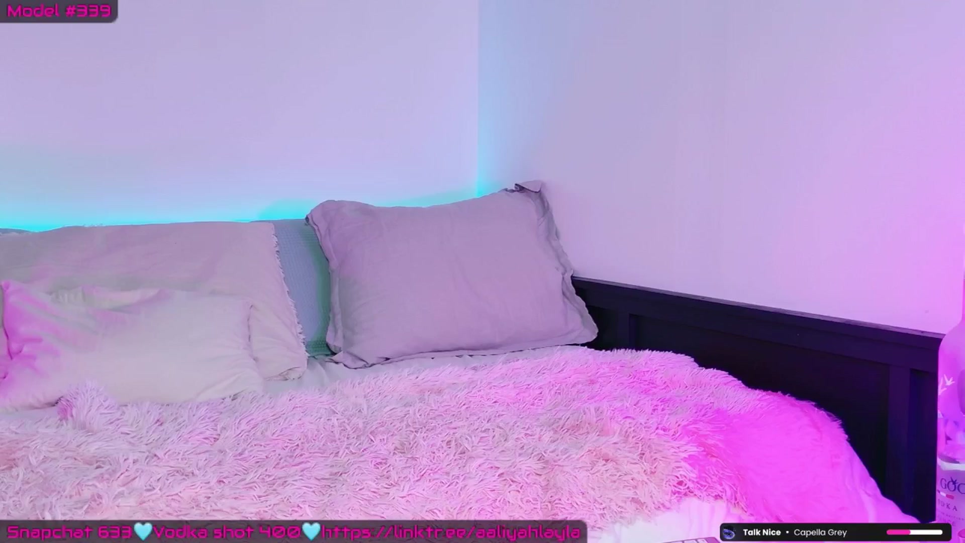 Gallery image thumbnail from AaliyahLayla's myfreecams stream on, 05/01/2026, 09:15 image 17 of 20